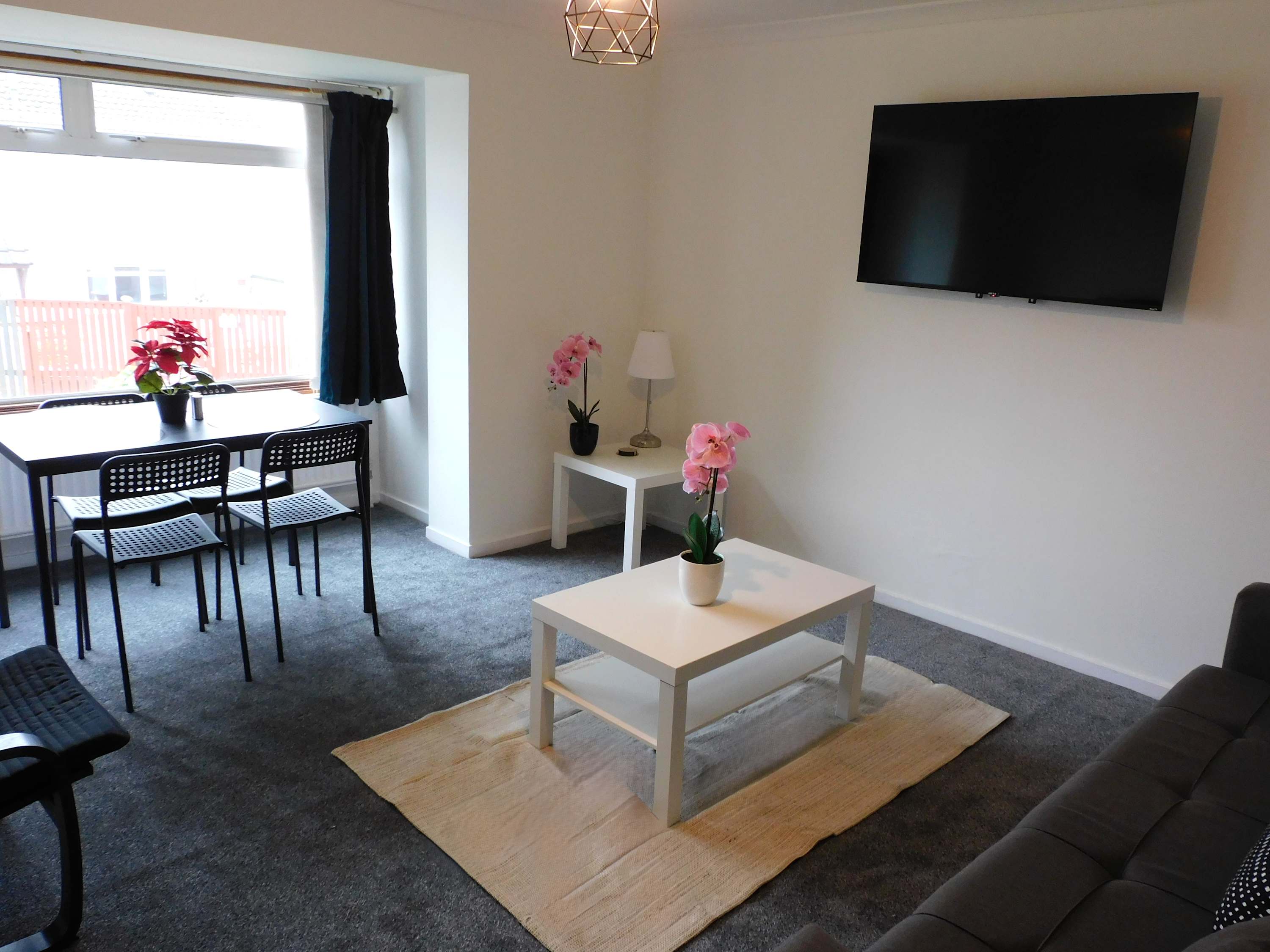 Newly refurbished 3 bedroom home in East Kilbride - 52
