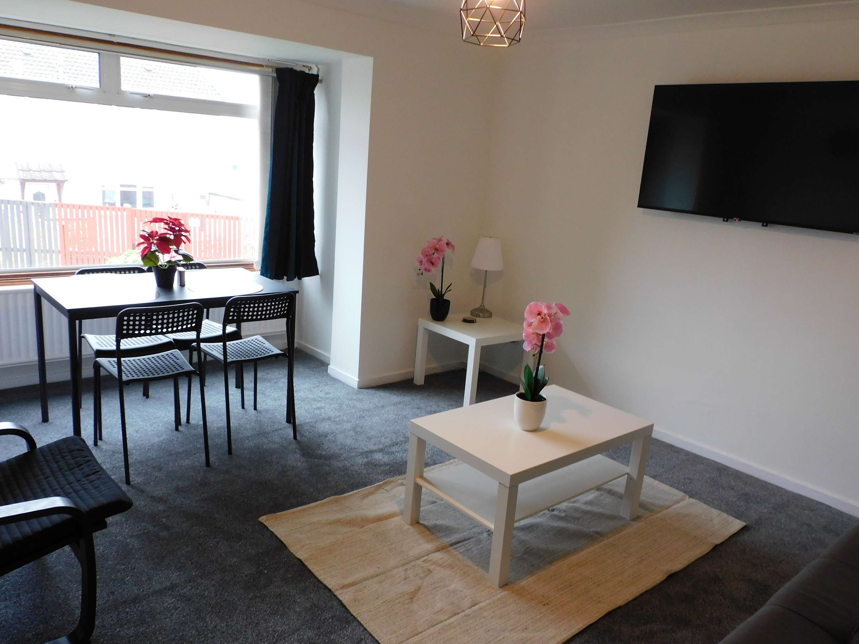 Newly refurbished 3 bedroom home in East Kilbride - 52