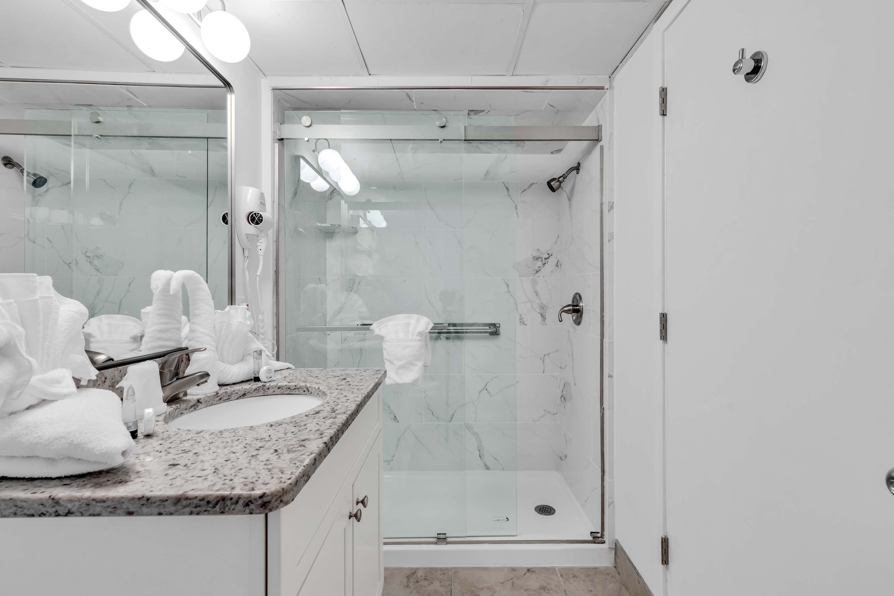 Oceanfront Family Friendly Condo with Pools | Photo 21