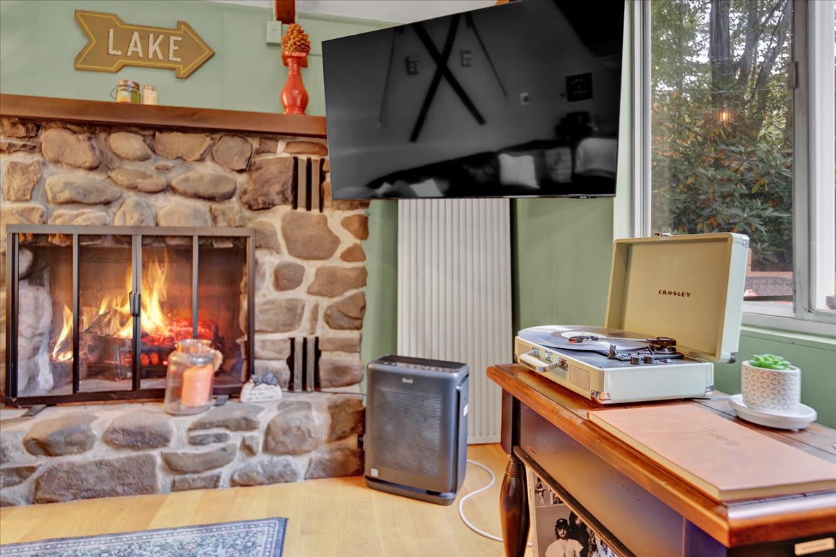 Camp Rock in the Poconos | Hot Tub & Firepit