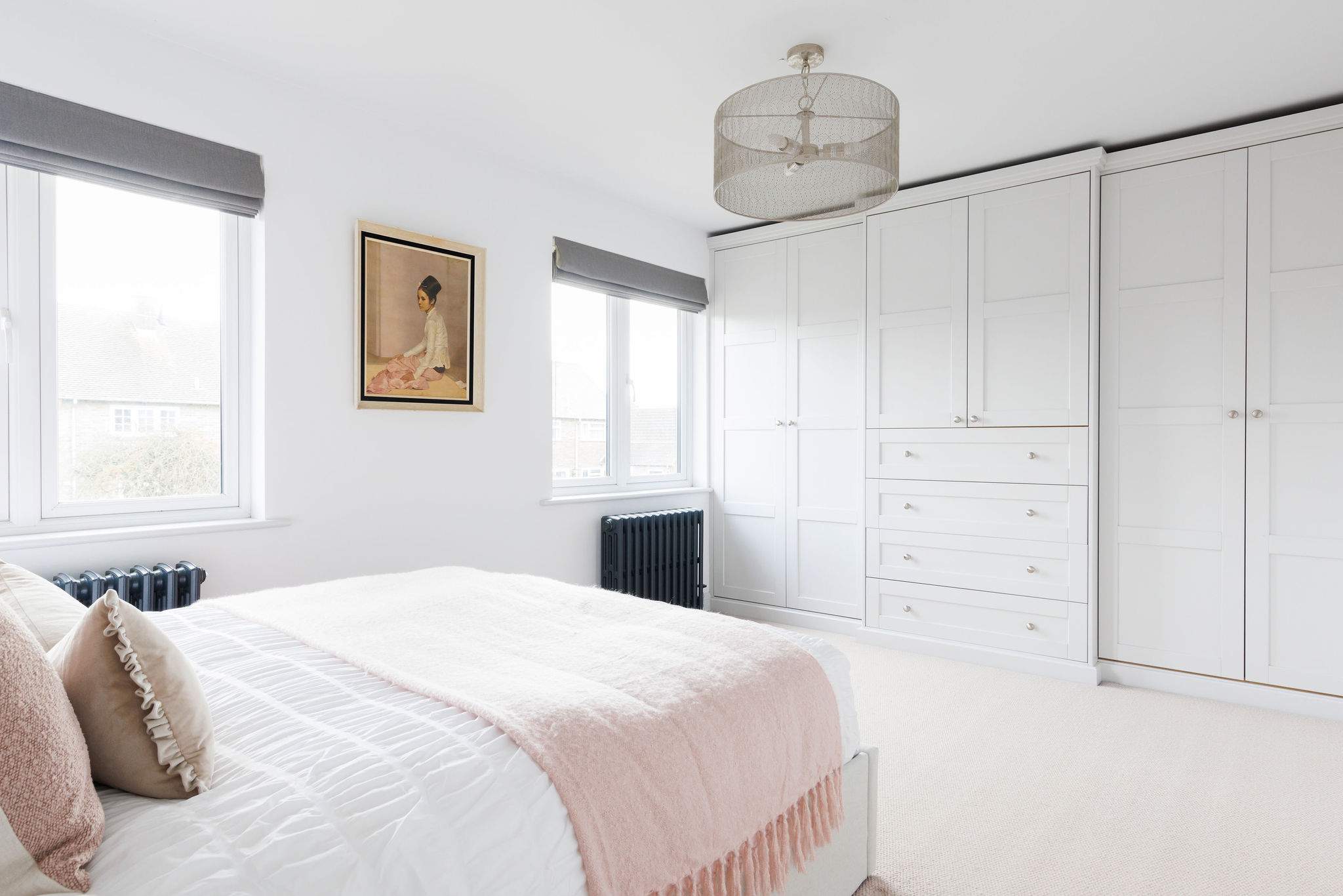 With four bedrooms accommodating up to eight guests, it's perfect for gatherings with friends or family!