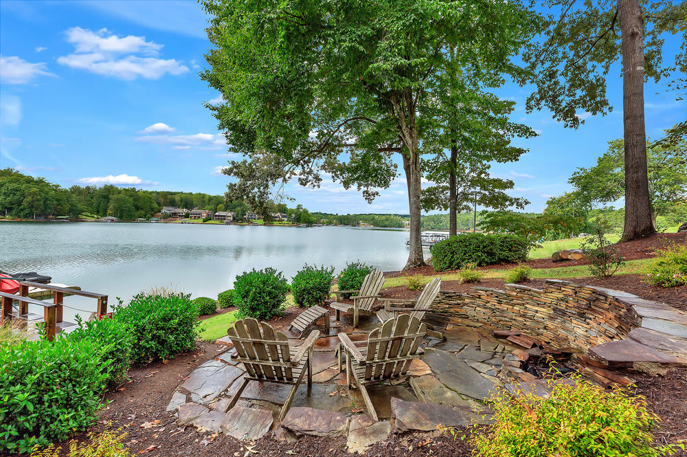 Woodhaven - A Keowee Lakefront Haven
