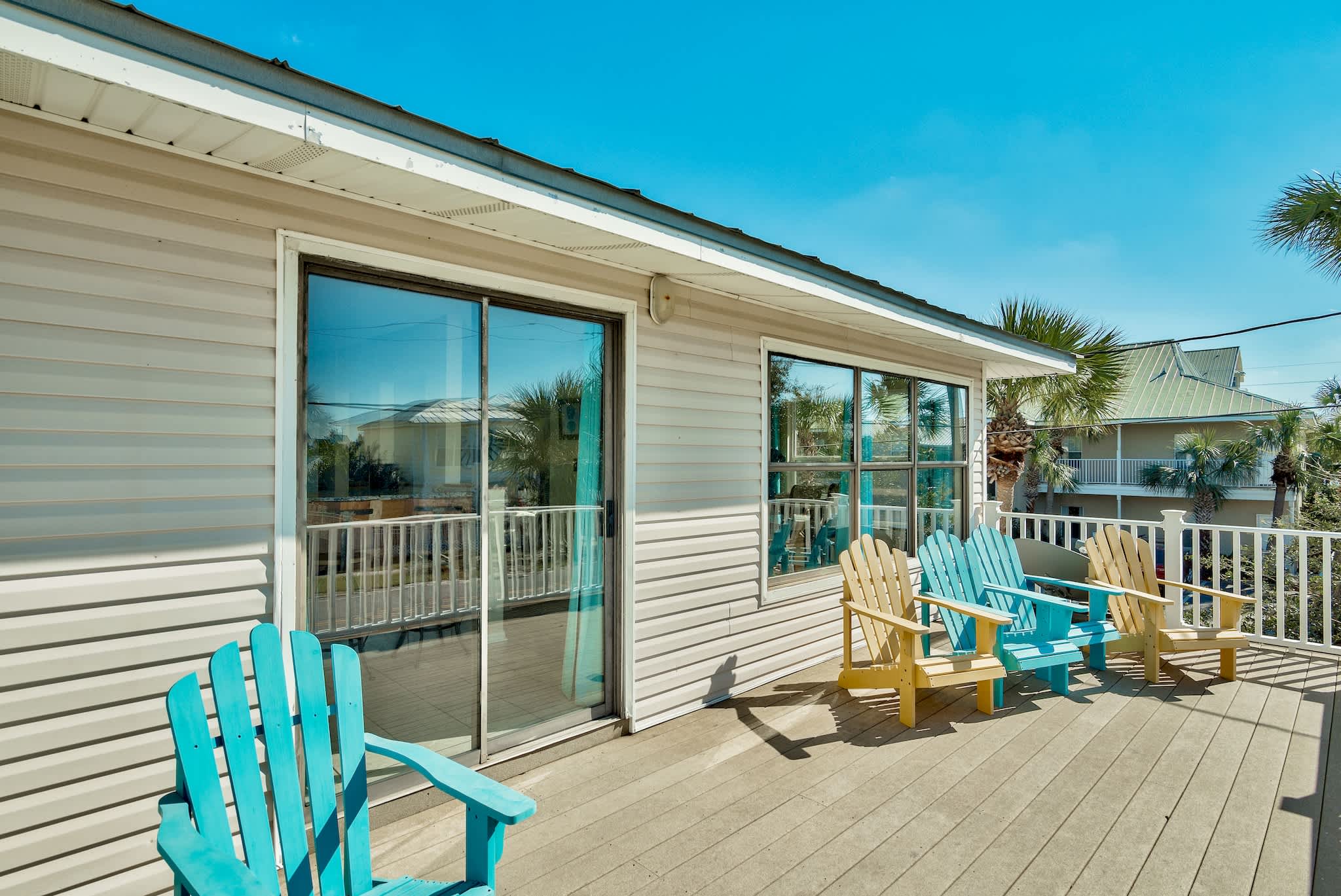 Beach Views, Heated Pool, Tiki Bar | Salty Skipper