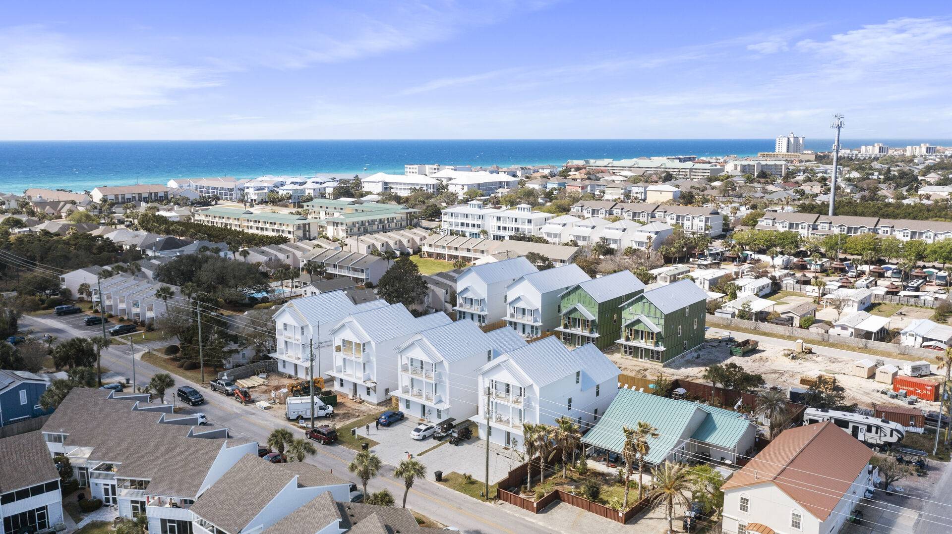 Just Steps to Beach, Pool, Golf | Coastal Charmer