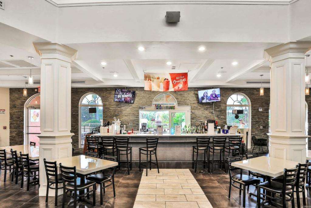 Family townhouse near Disney w/ game room