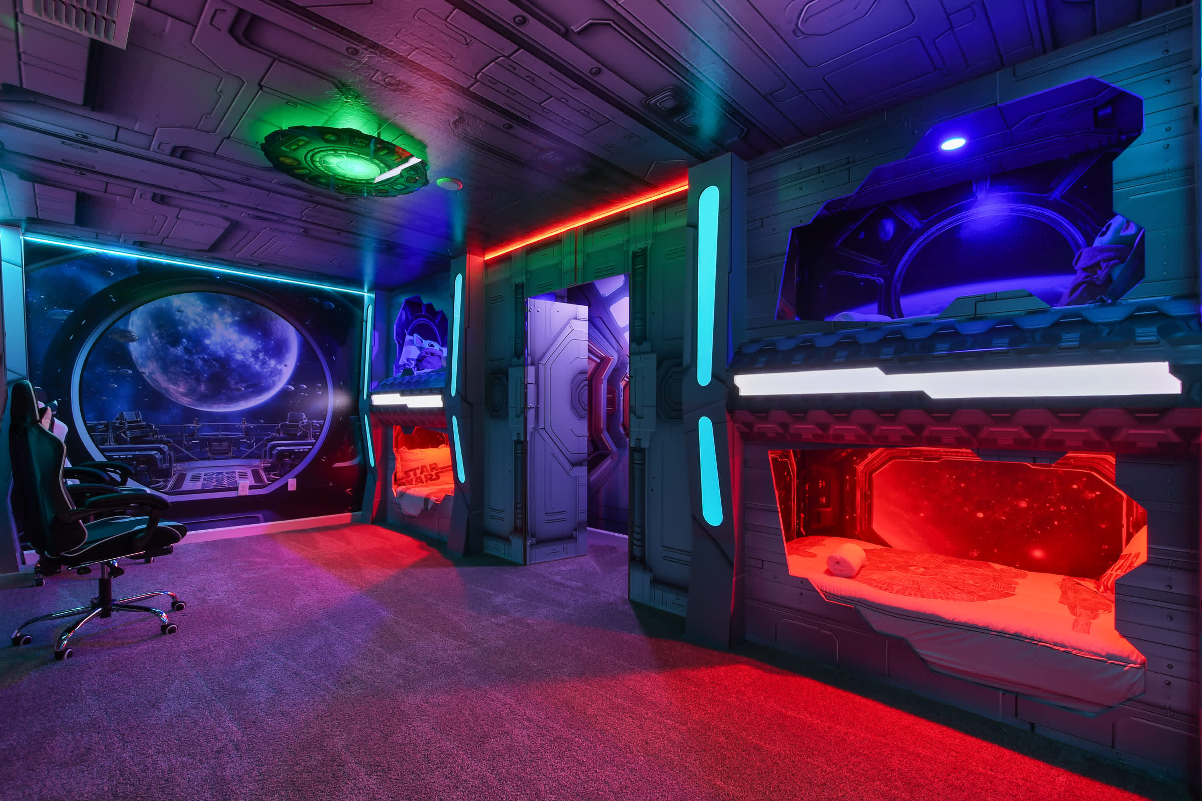 Upstay Movie Themed Mansion w Arcade Pool Hot Tub