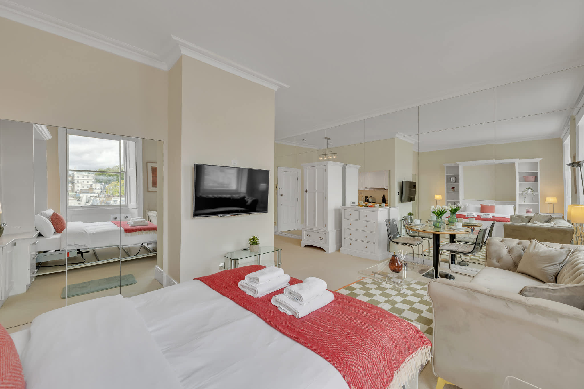 Bright Studio in Belgravia with views in Lyall Street SW1 - Property image 2 - VivreStays