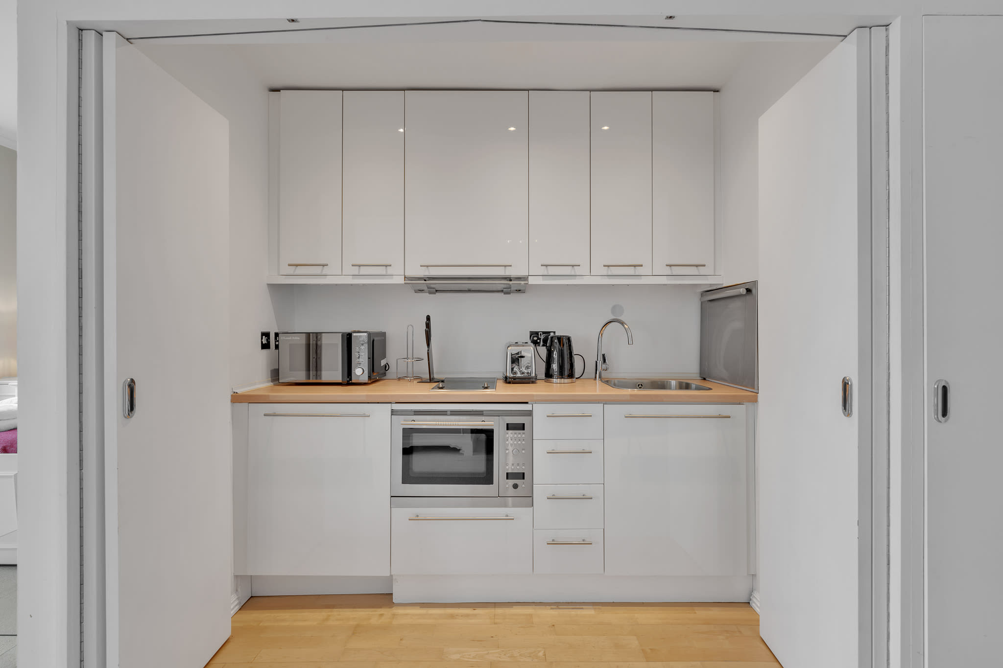 Bright Studio in Belgravia with views in Lyall Street SW1 - Property image 8 - VivreStays