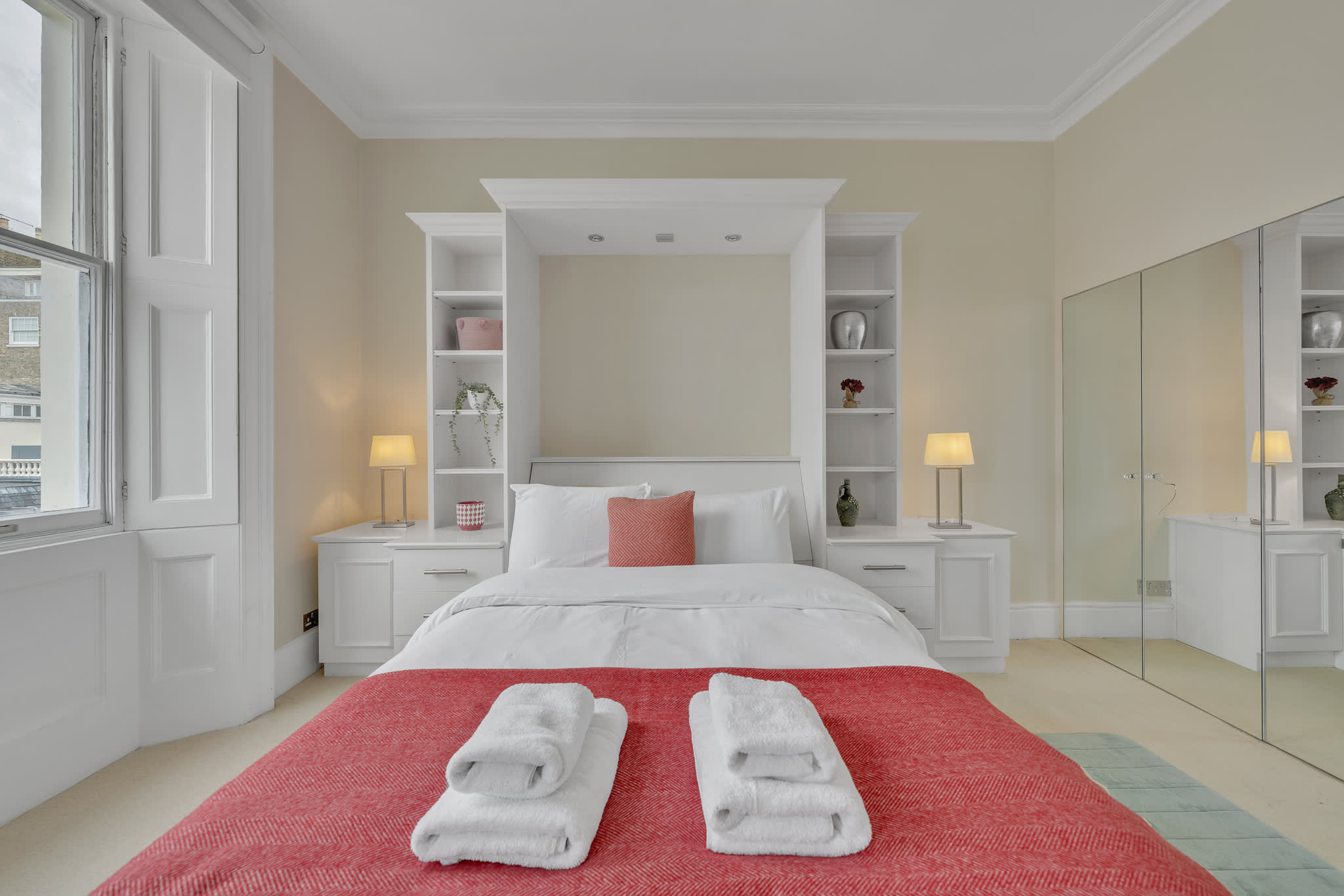 Bright Studio in Belgravia with views in Lyall Street SW1 - Property image 4 - VivreStays