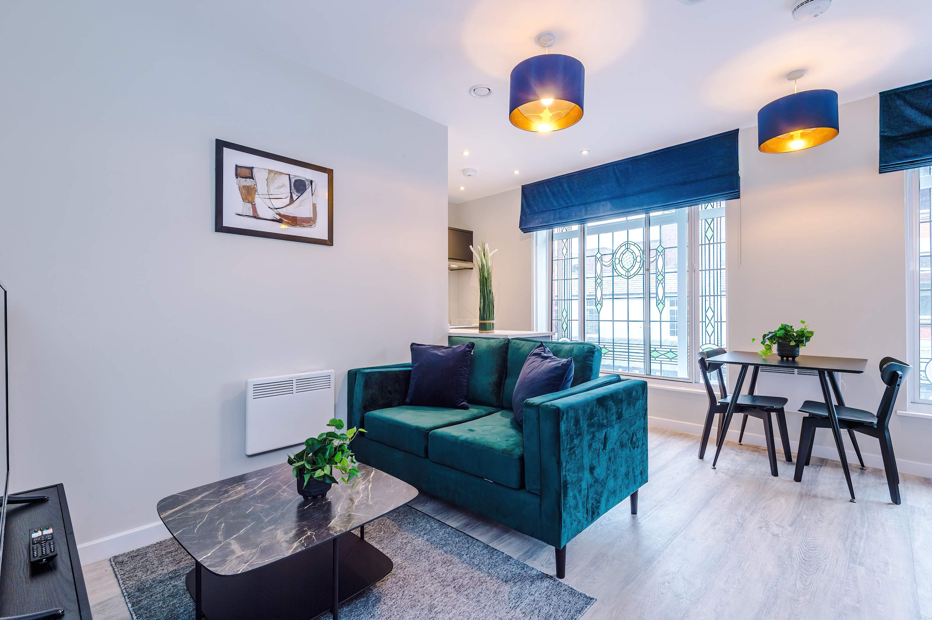 Bright & Spacious Studio | Elysée Suites Southport - Picture 13