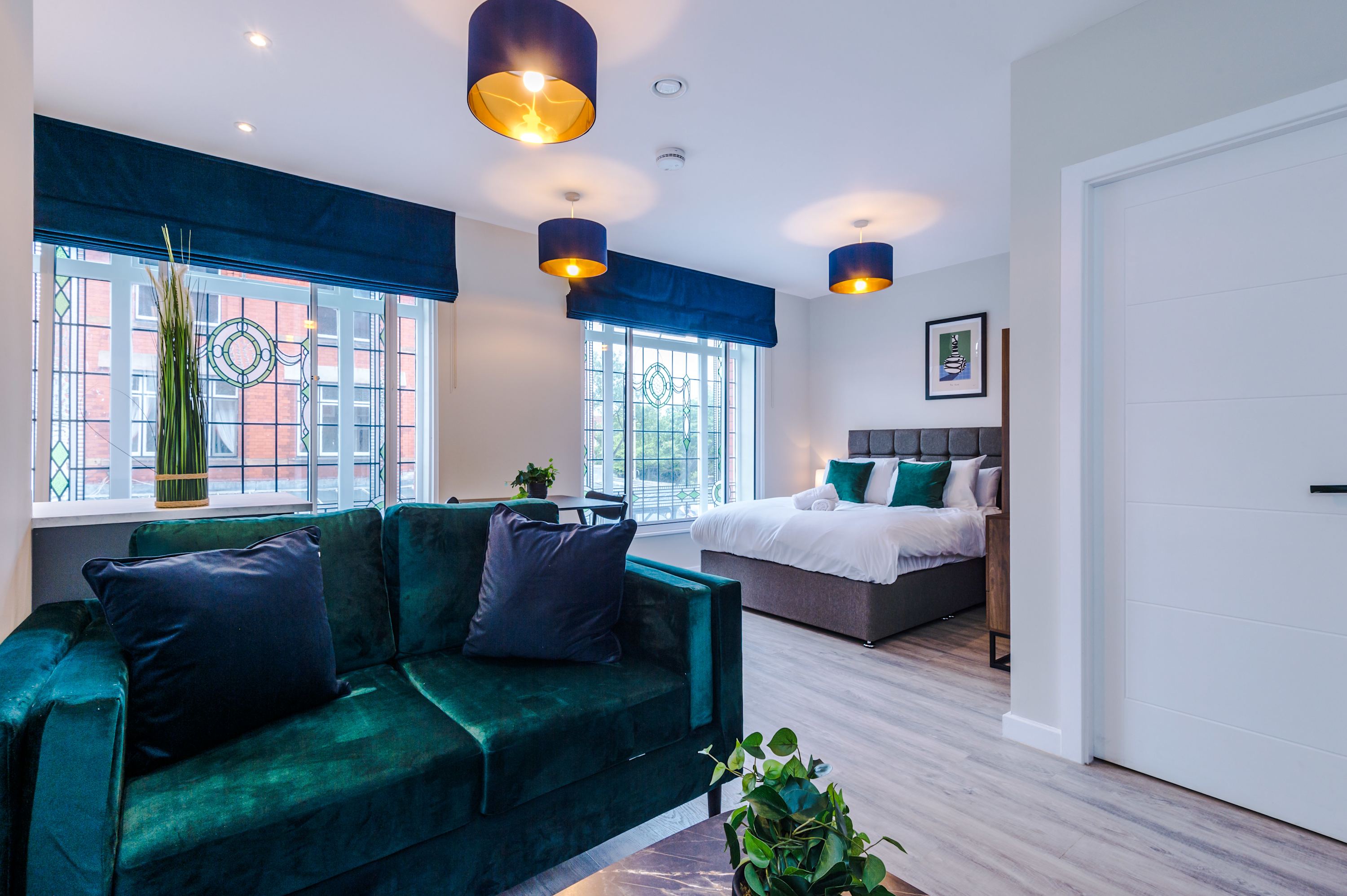 Bright & Spacious Studio | Elysée Suites Southport - Picture 1