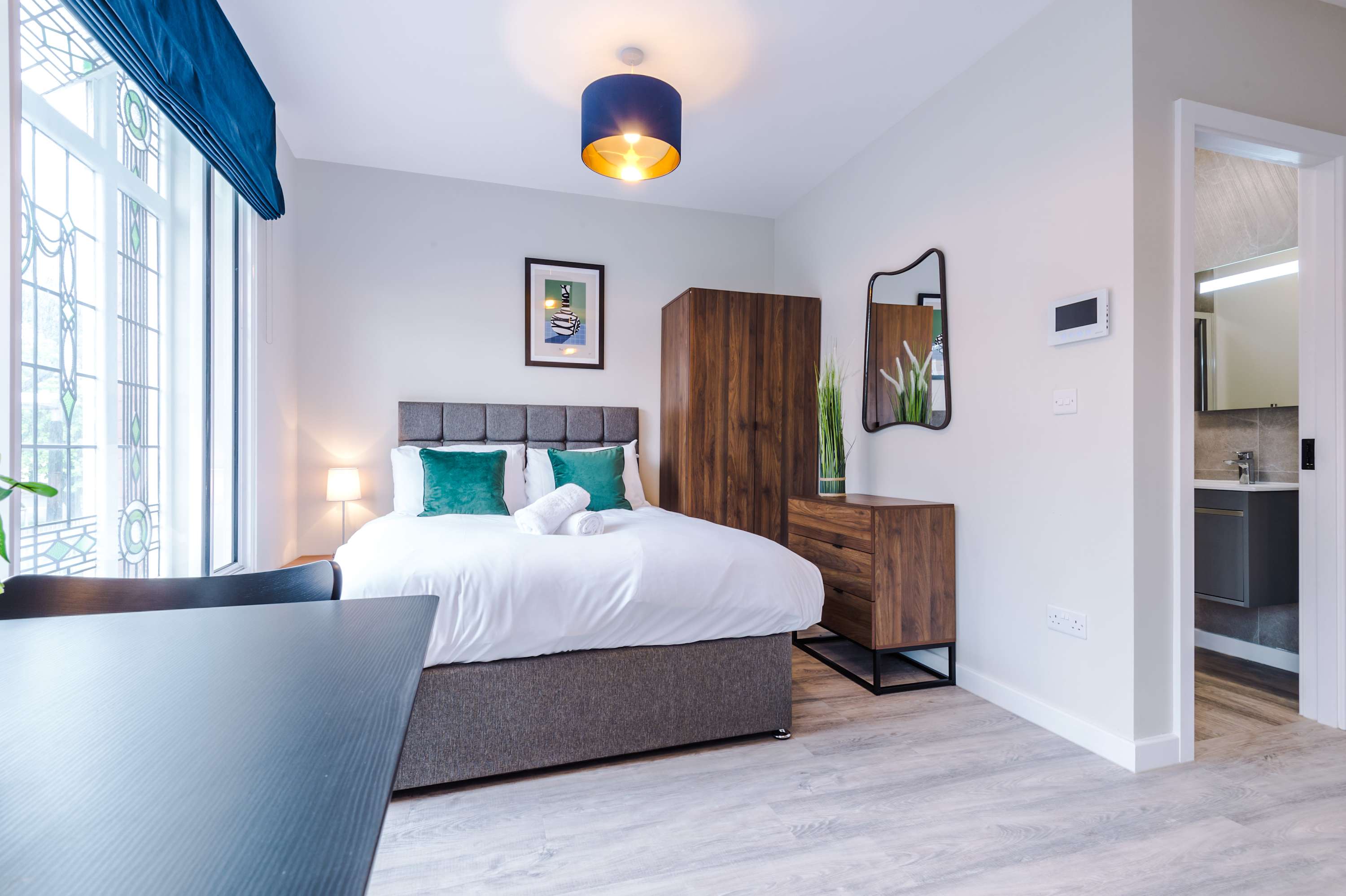 Bright & Spacious Studio | Elysée Suites Southport - Picture 26