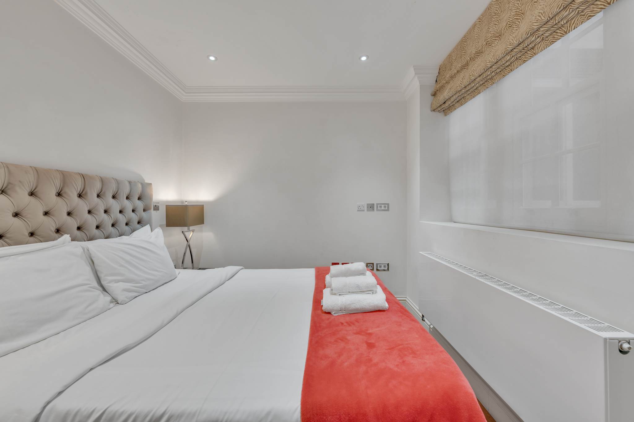 Luxurious 4-Bed Mews House in London in Shepherd Street W1J - Property image 6 - VivreStays