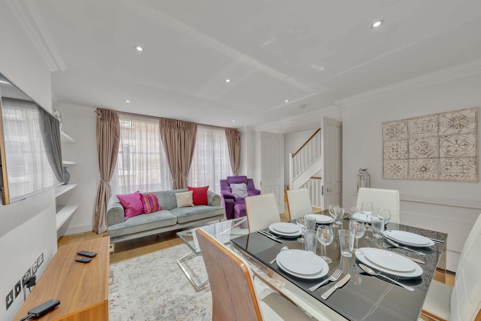 Luxurious 4-Bed Mews House in London in Shepherd Street W1J - Property image 16 - VivreStays