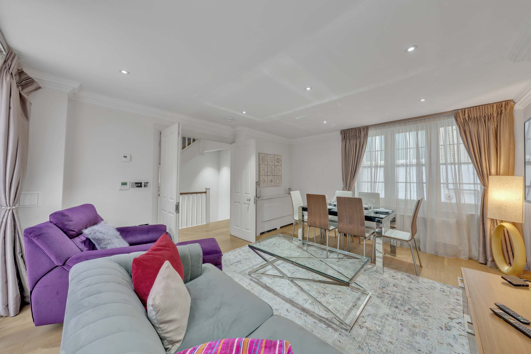 Luxurious 4-Bed Mews House in London in Shepherd Street W1J - Property image 14 - VivreStays