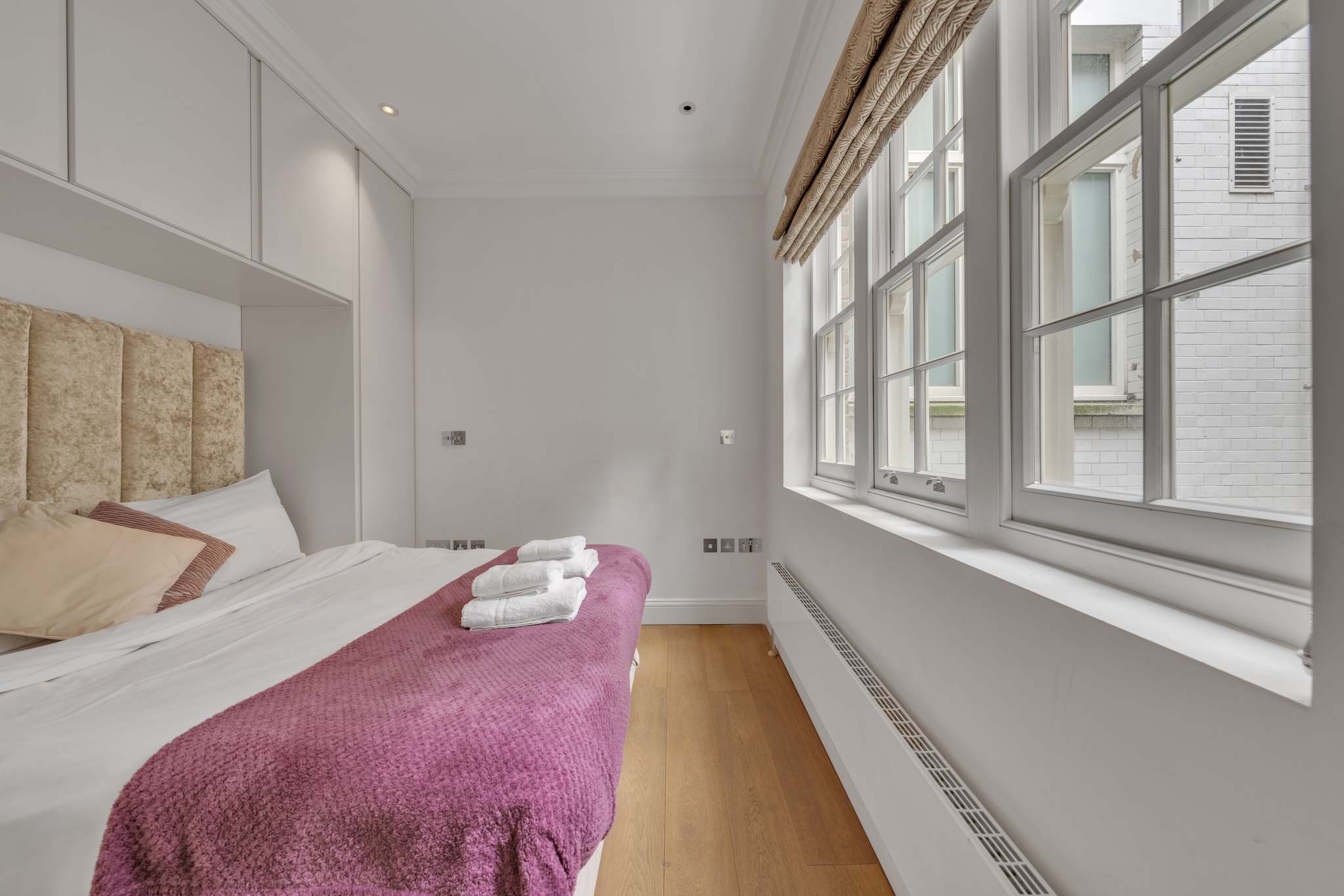 Luxurious 4-Bed Mews House in London in Shepherd Street W1J - Property image 8 - VivreStays