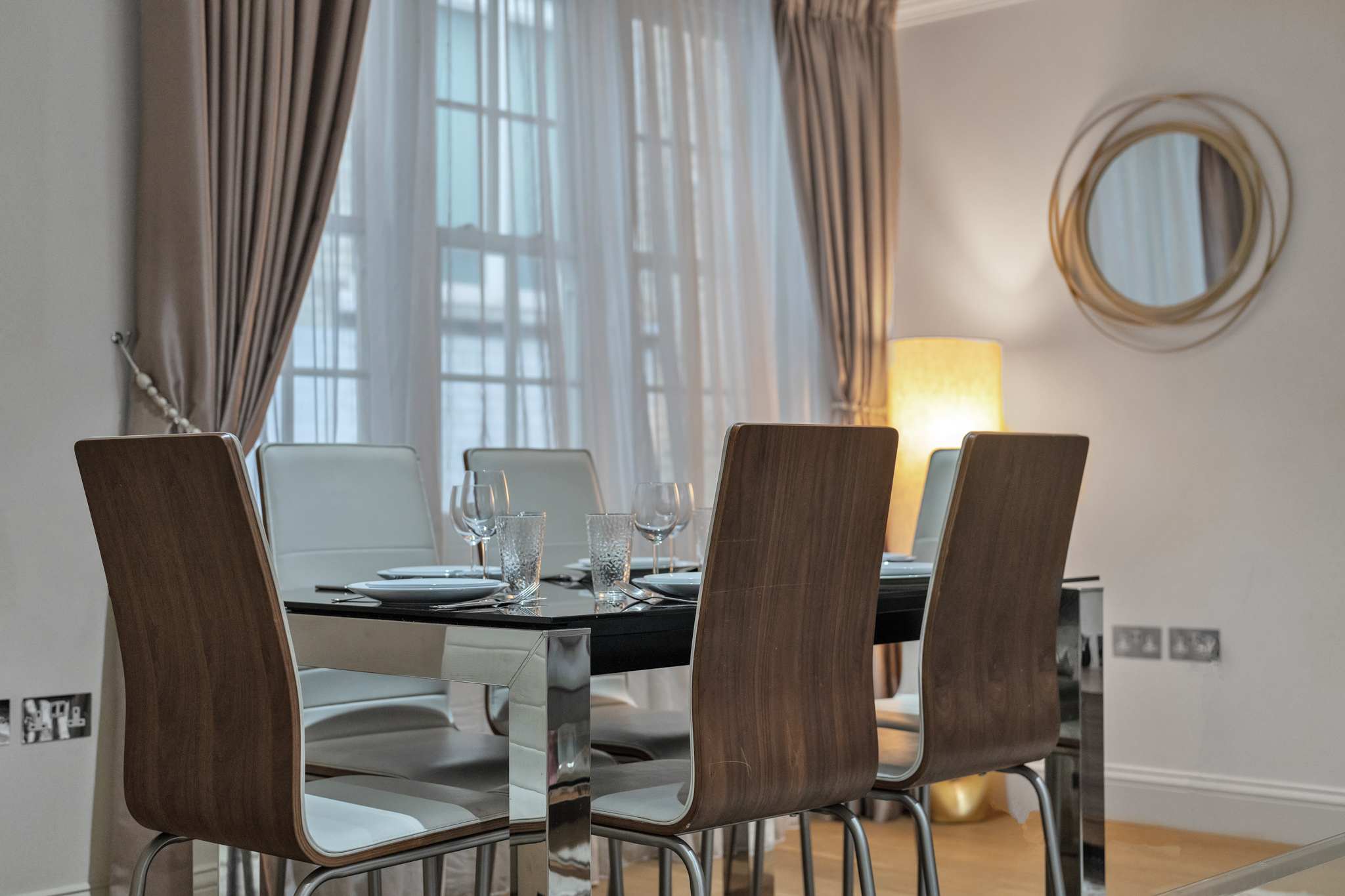 Luxurious 4-Bed Mews House in London in Shepherd Street W1J - Property image 15 - VivreStays
