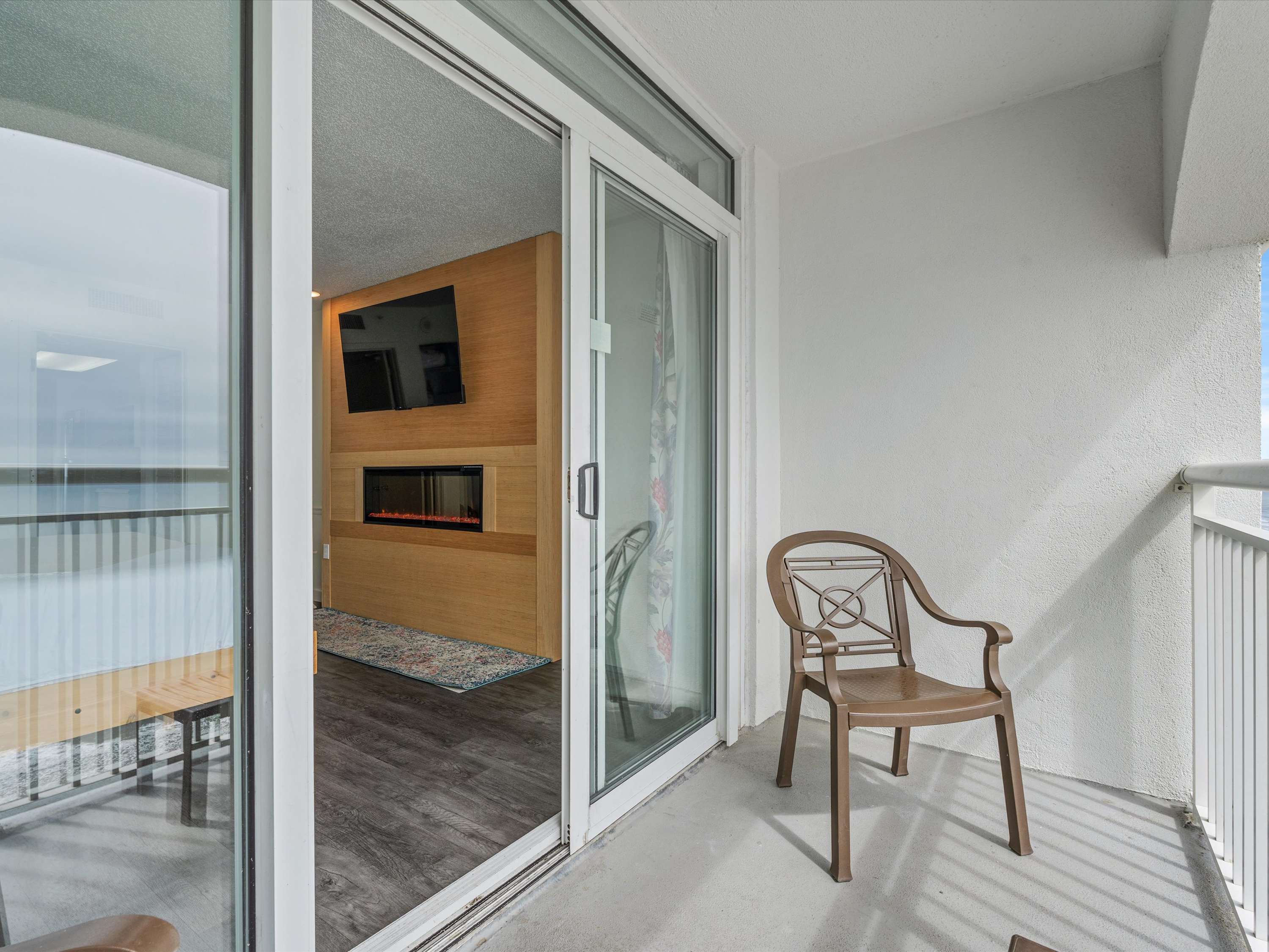 Instaworthy Oceanfront Oasis lazy river hot tubs | Photo 13