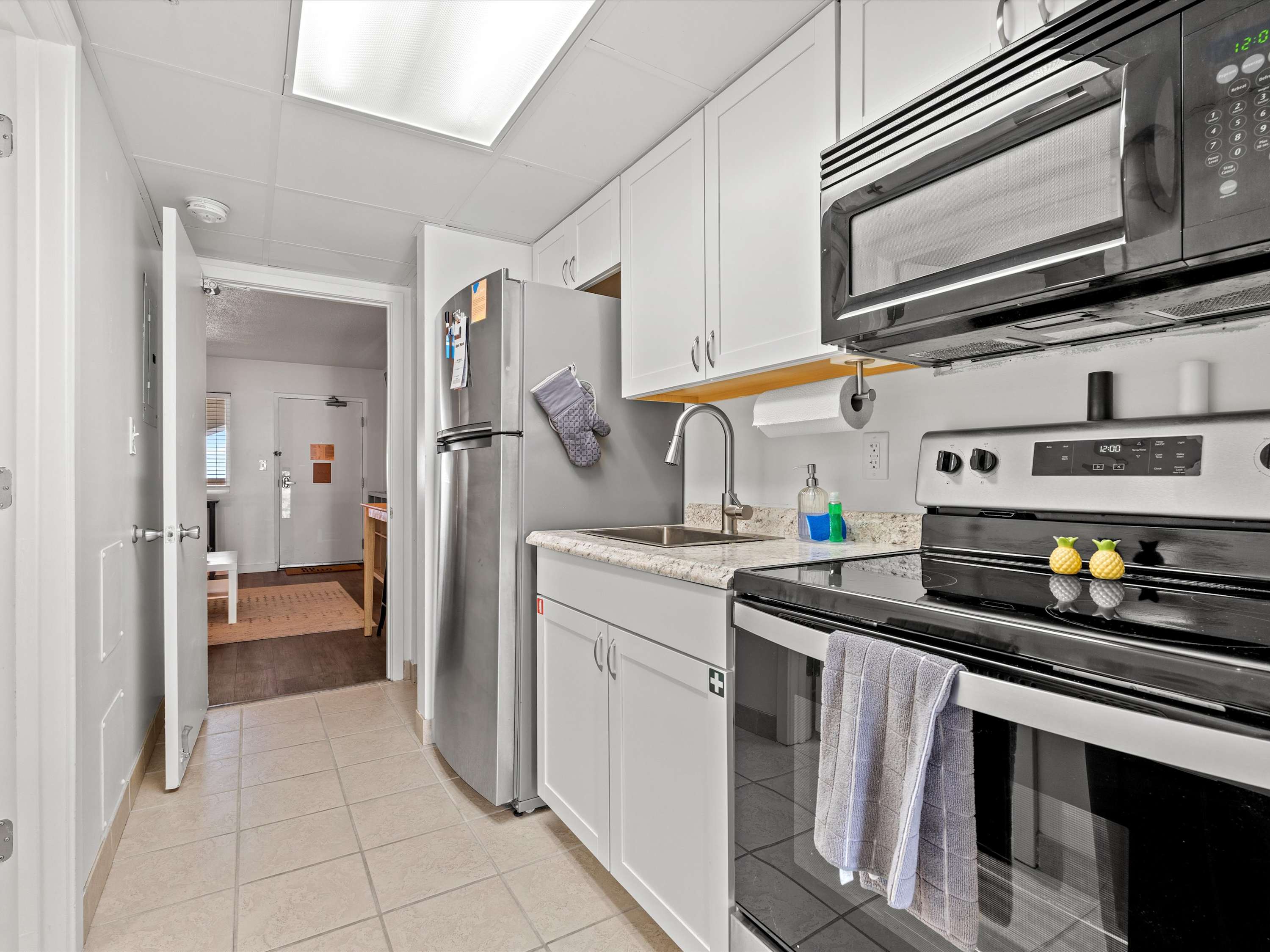 Instaworthy Oceanfront Oasis lazy river hot tubs | Photo 11