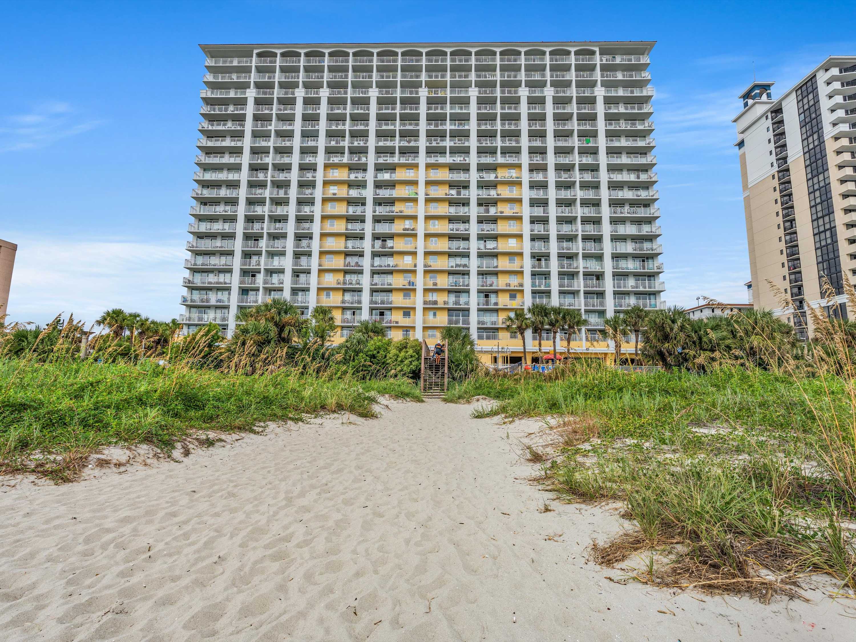 Instaworthy Oceanfront Oasis lazy river hot tubs | Photo 23