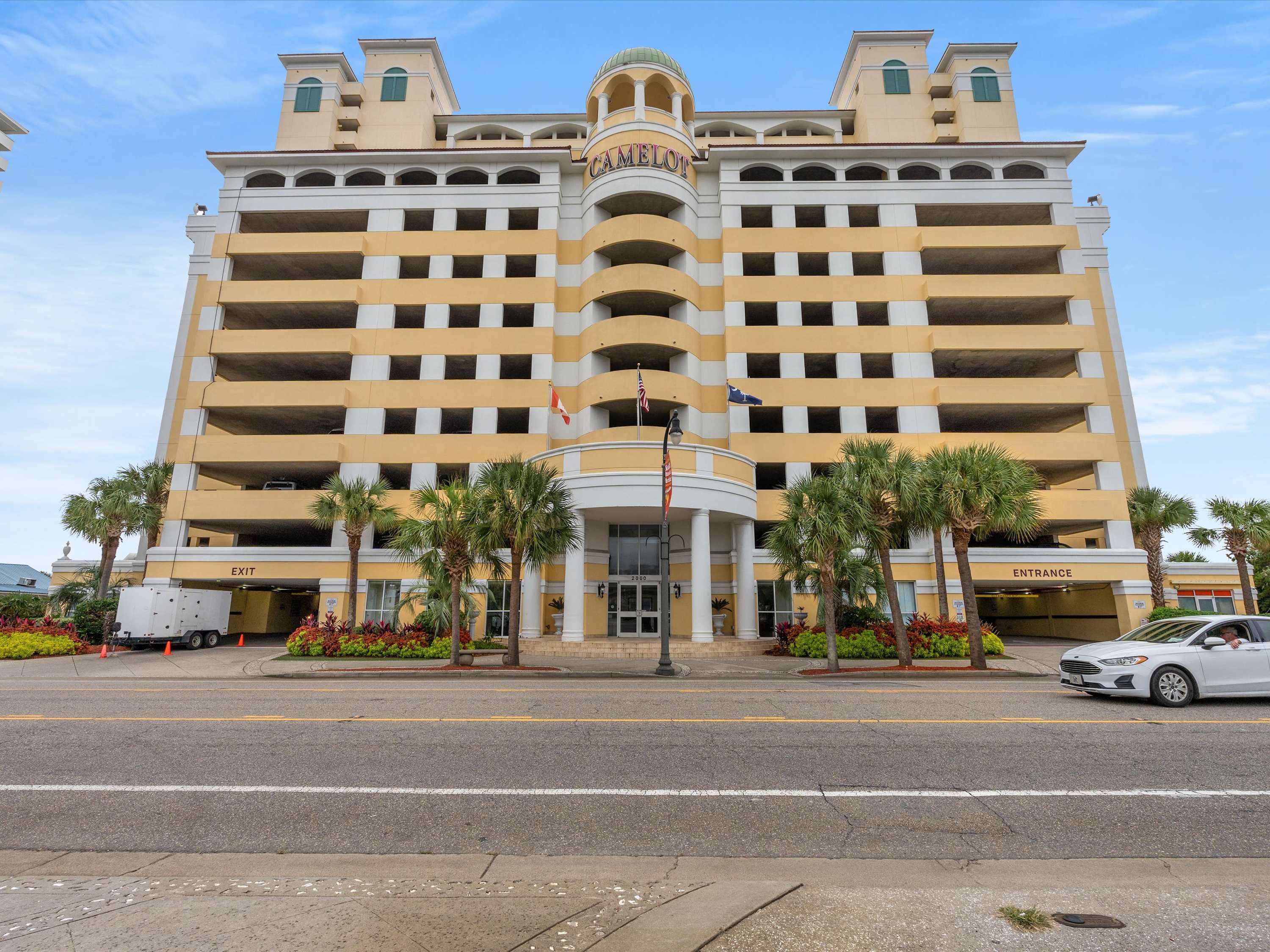 Instaworthy Oceanfront Oasis lazy river hot tubs | Photo 25