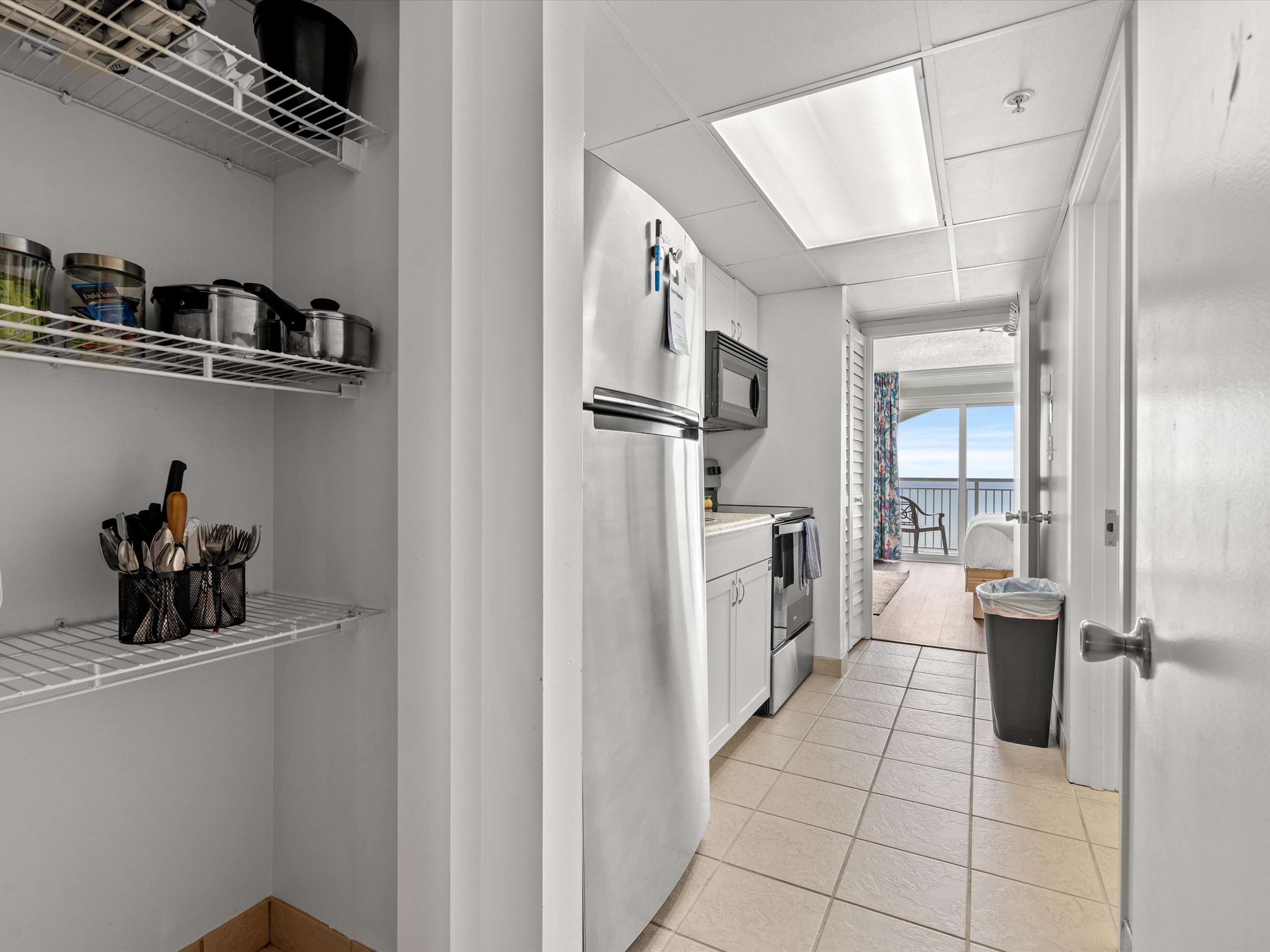 Instaworthy Oceanfront Oasis lazy river hot tubs | Photo 9