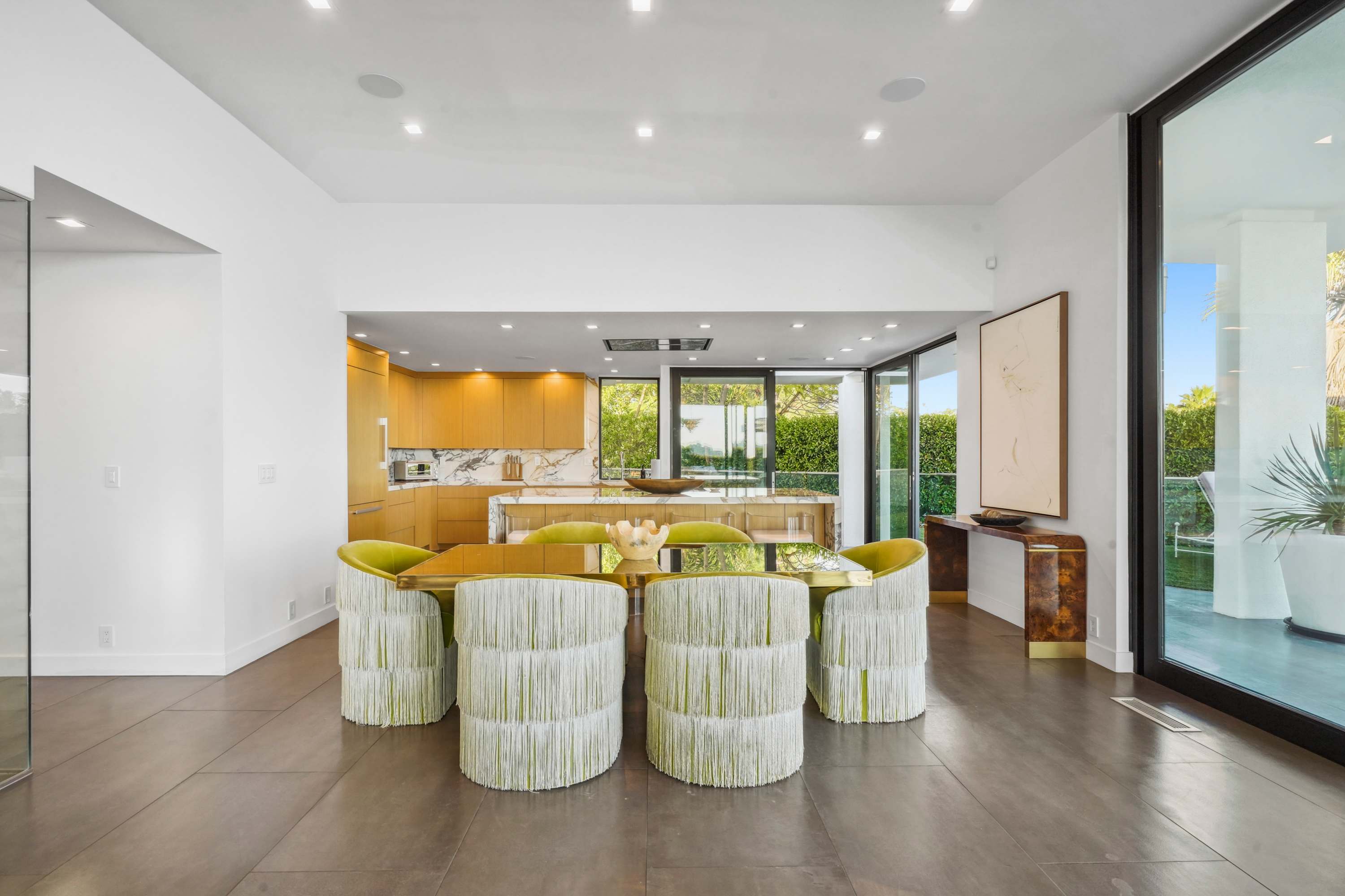 Expansive dining area with seamless access to the outdoors, perfect for hosting in style.