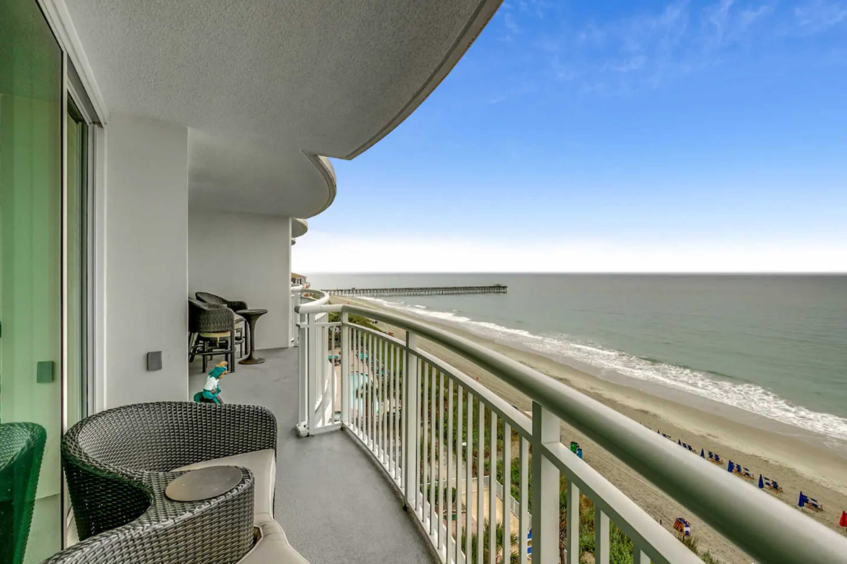 Luxury Oceanfront 3 Bedroom at Sandy Beach | Photo 7