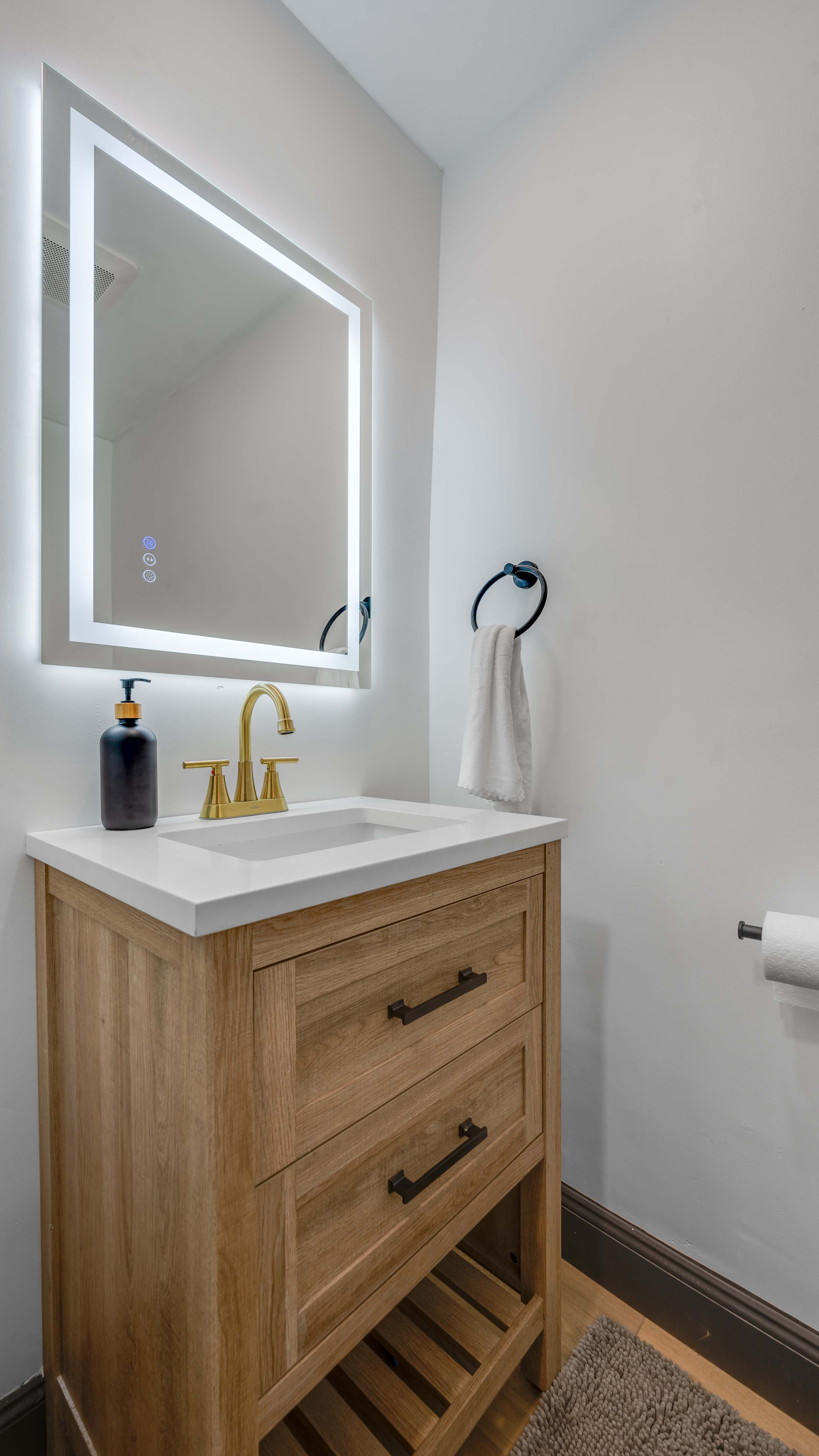 7 Bed - Urban Hot Tub Oasis near OSU & Short North