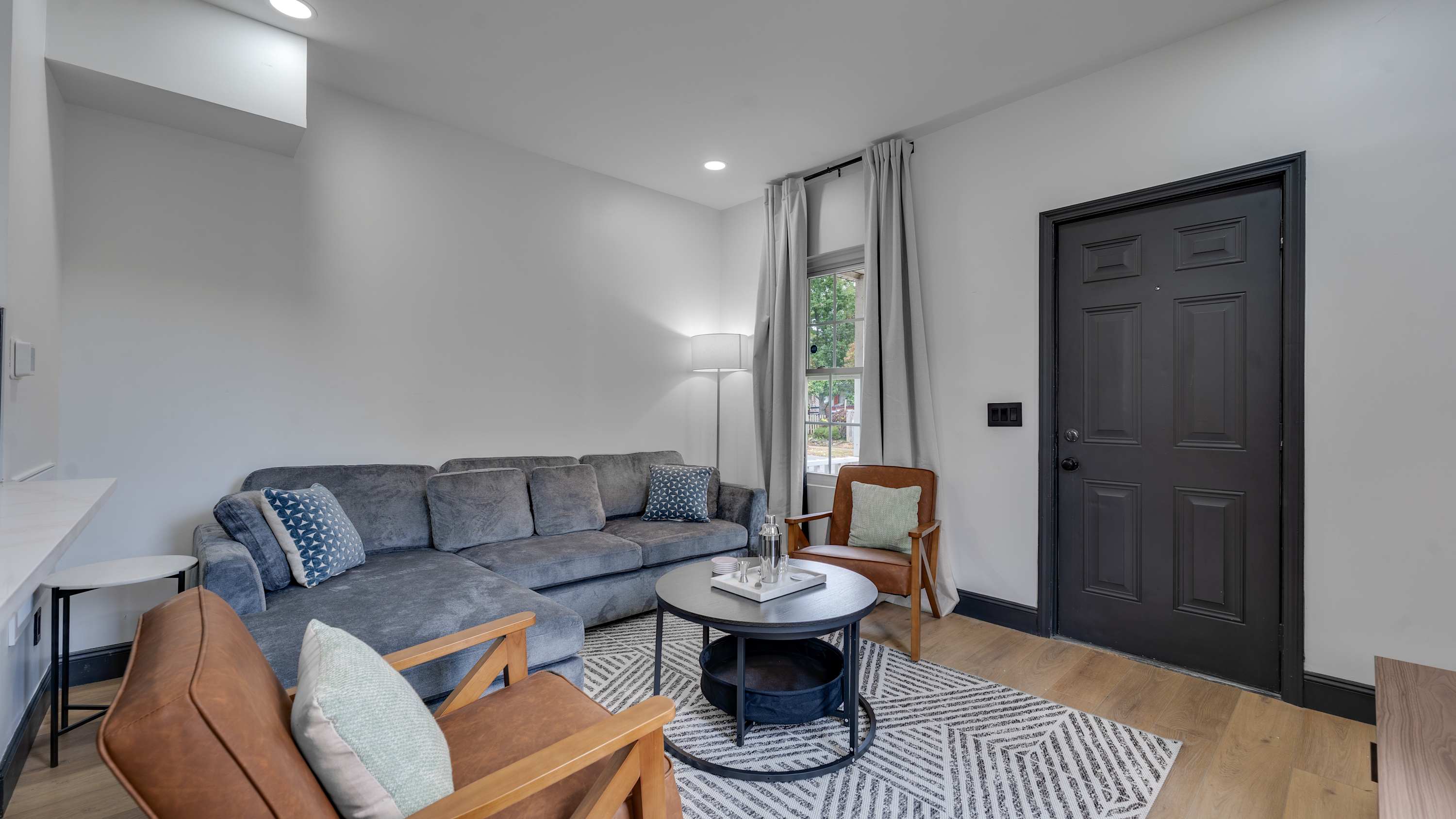 7 Bed - Urban Hot Tub Oasis near OSU & Short North