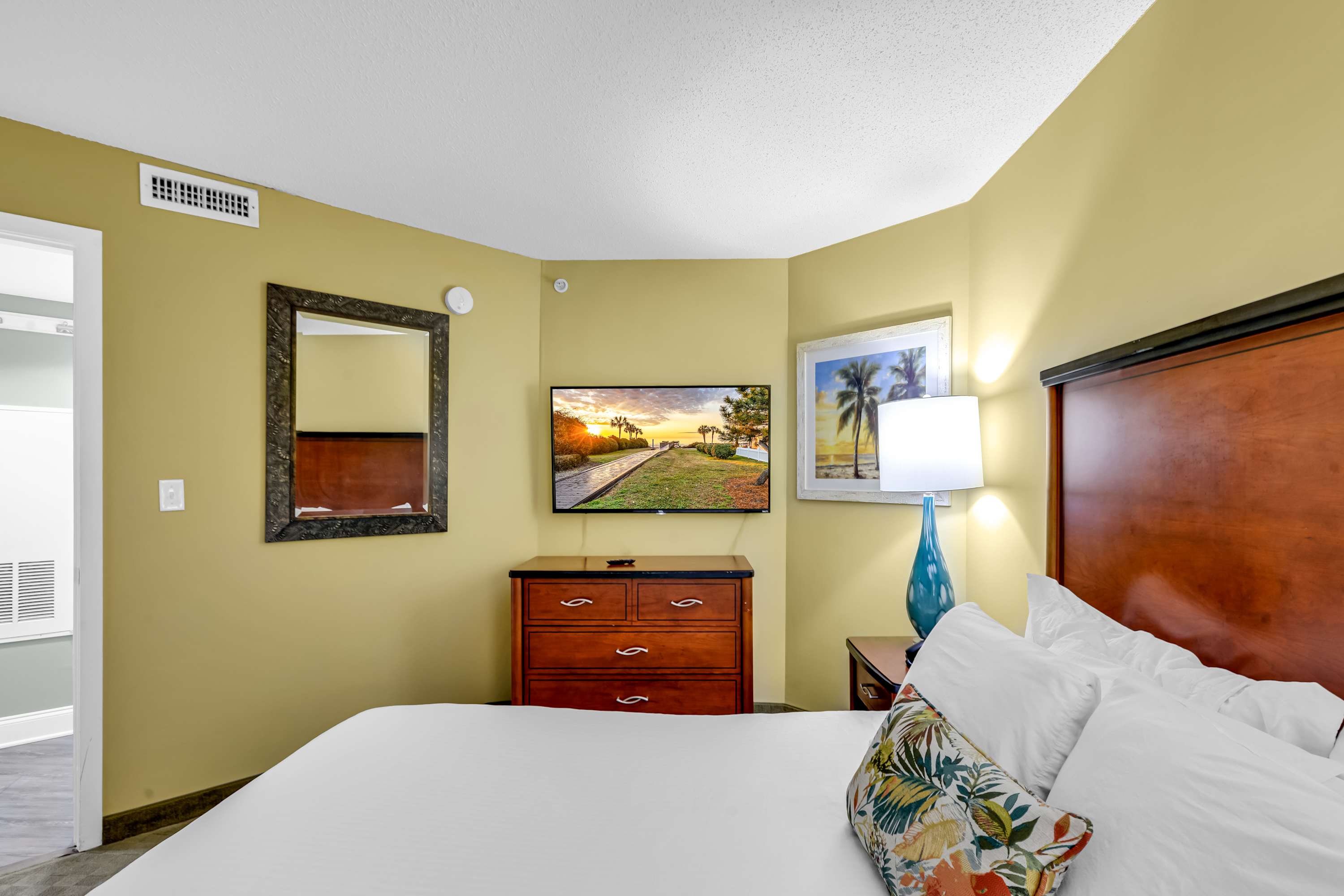 Sandy Beach Resort 1705 Oceanfront Views | Photo 10