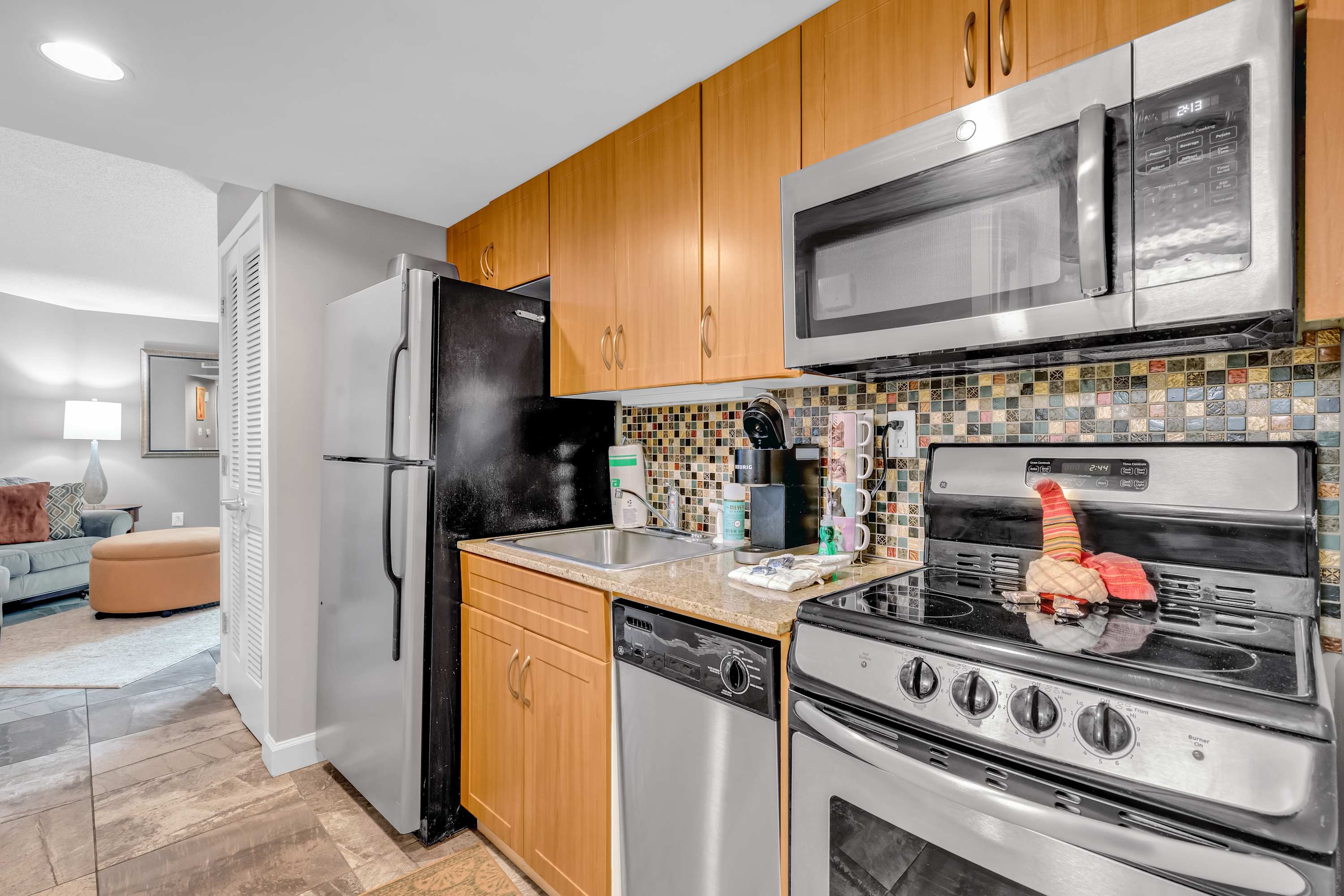 Oceanfront Perfect Couples Getaway | Photo 8