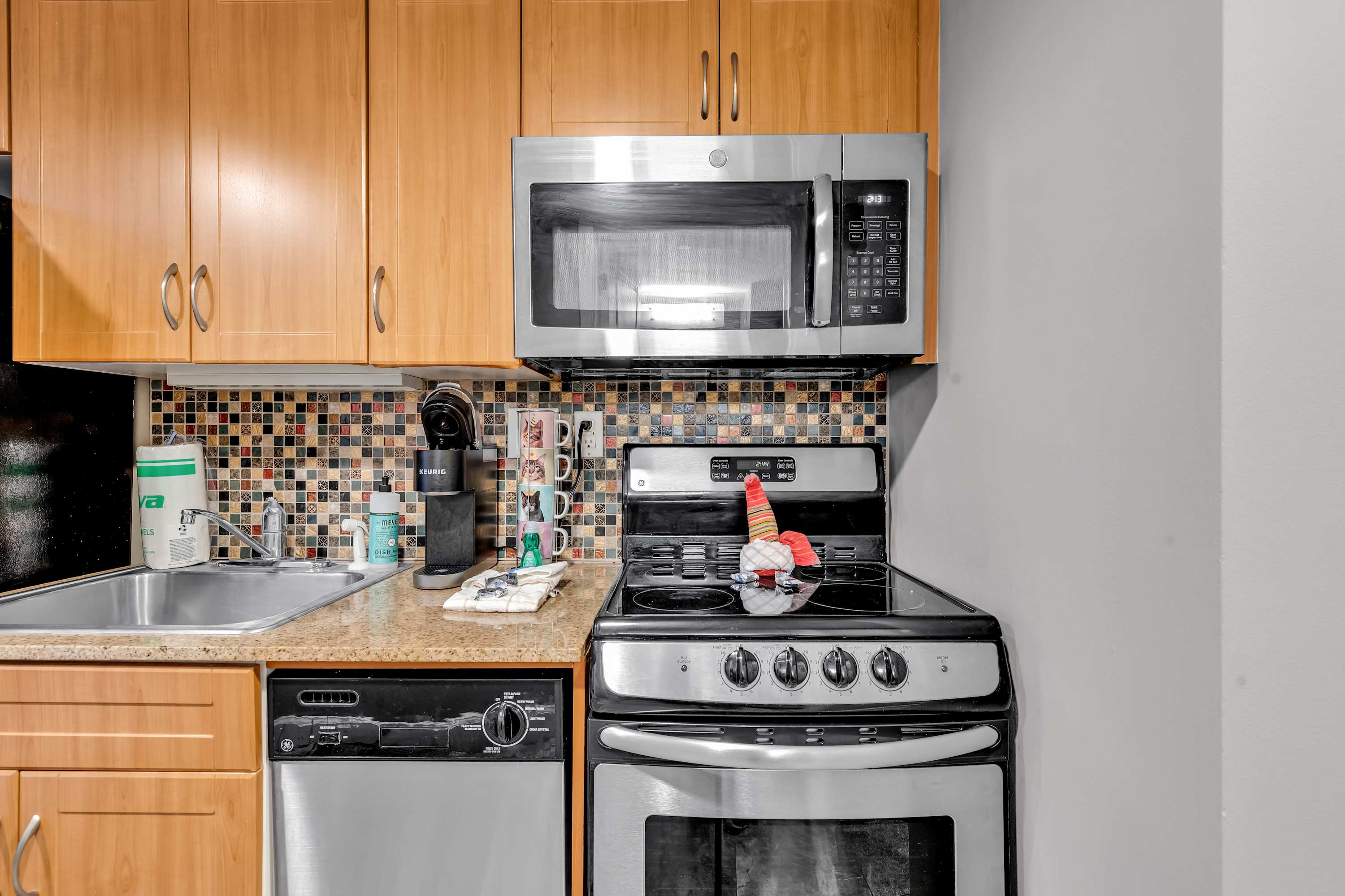 Oceanfront Perfect Couples Getaway | Photo 9