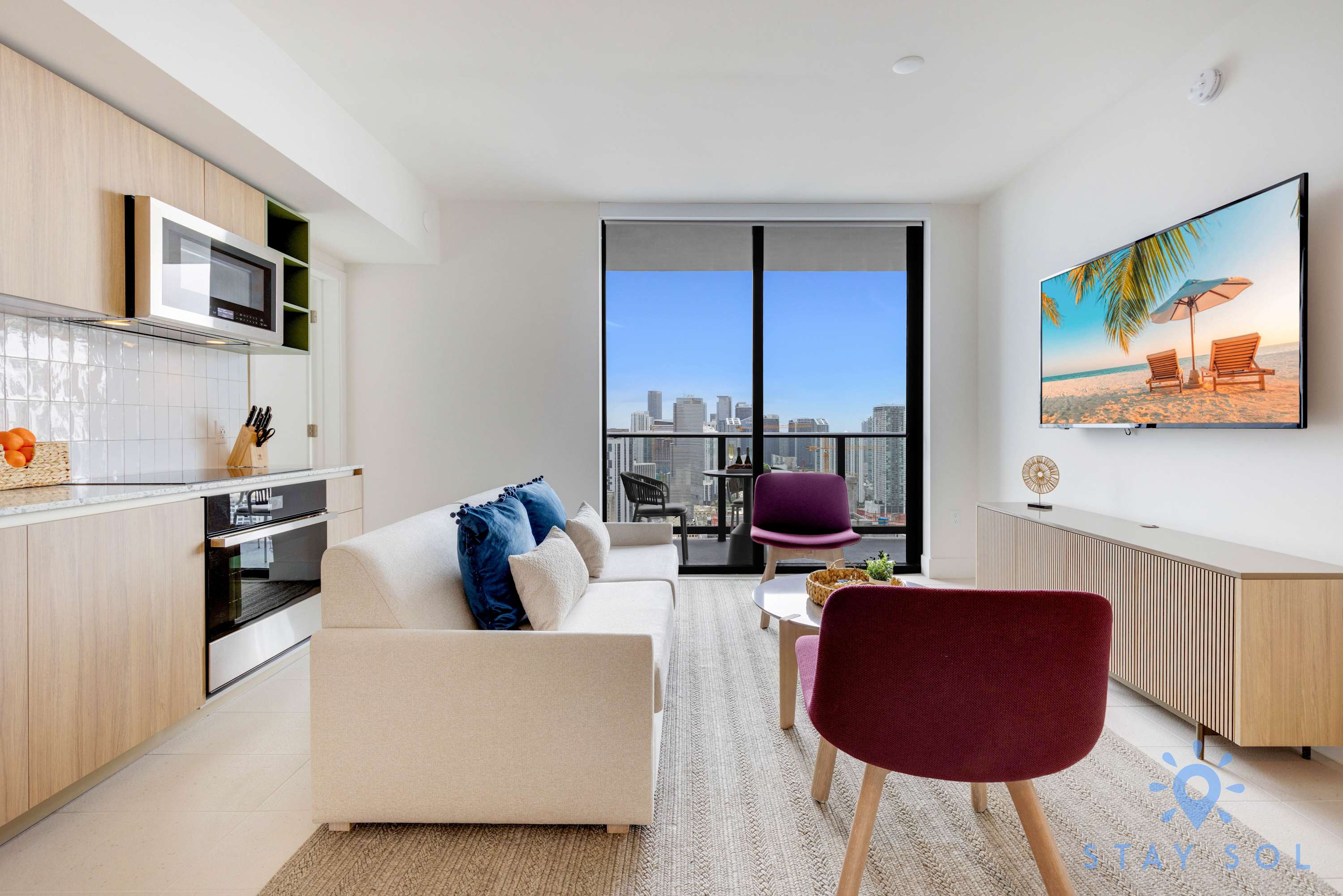 Luxury 2 Bedrooms, Balcony, Pool & Gym