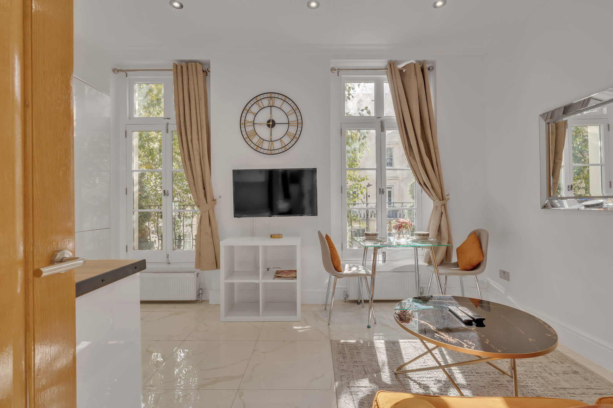 Charming 1B Victorian Apartment with Balcony in Chilworth Street W2 - Property image 8 - VivreStays