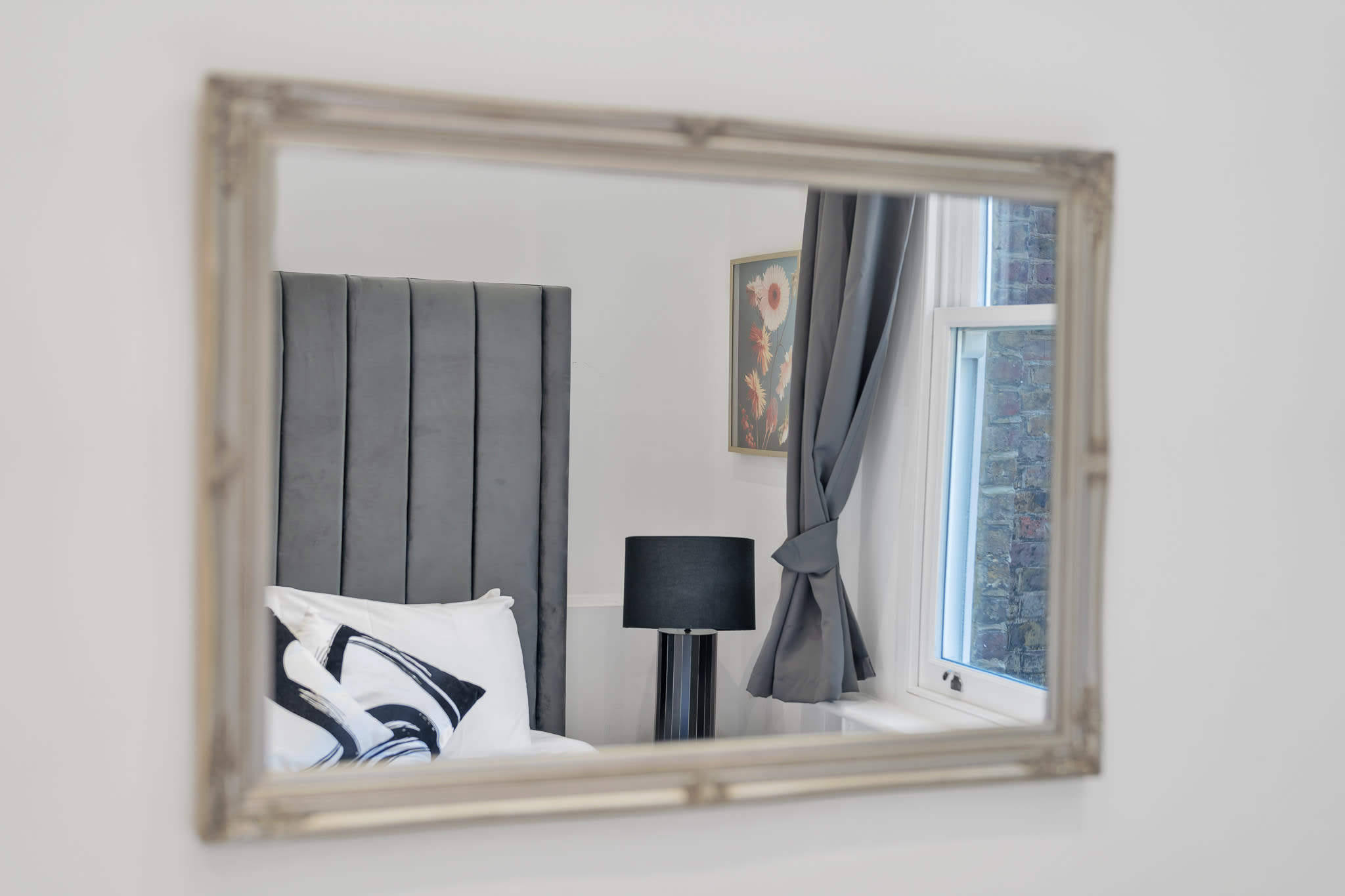 Charming 1B Victorian Apartment with Balcony in Chilworth Street W2 - Property image 19 - VivreStays