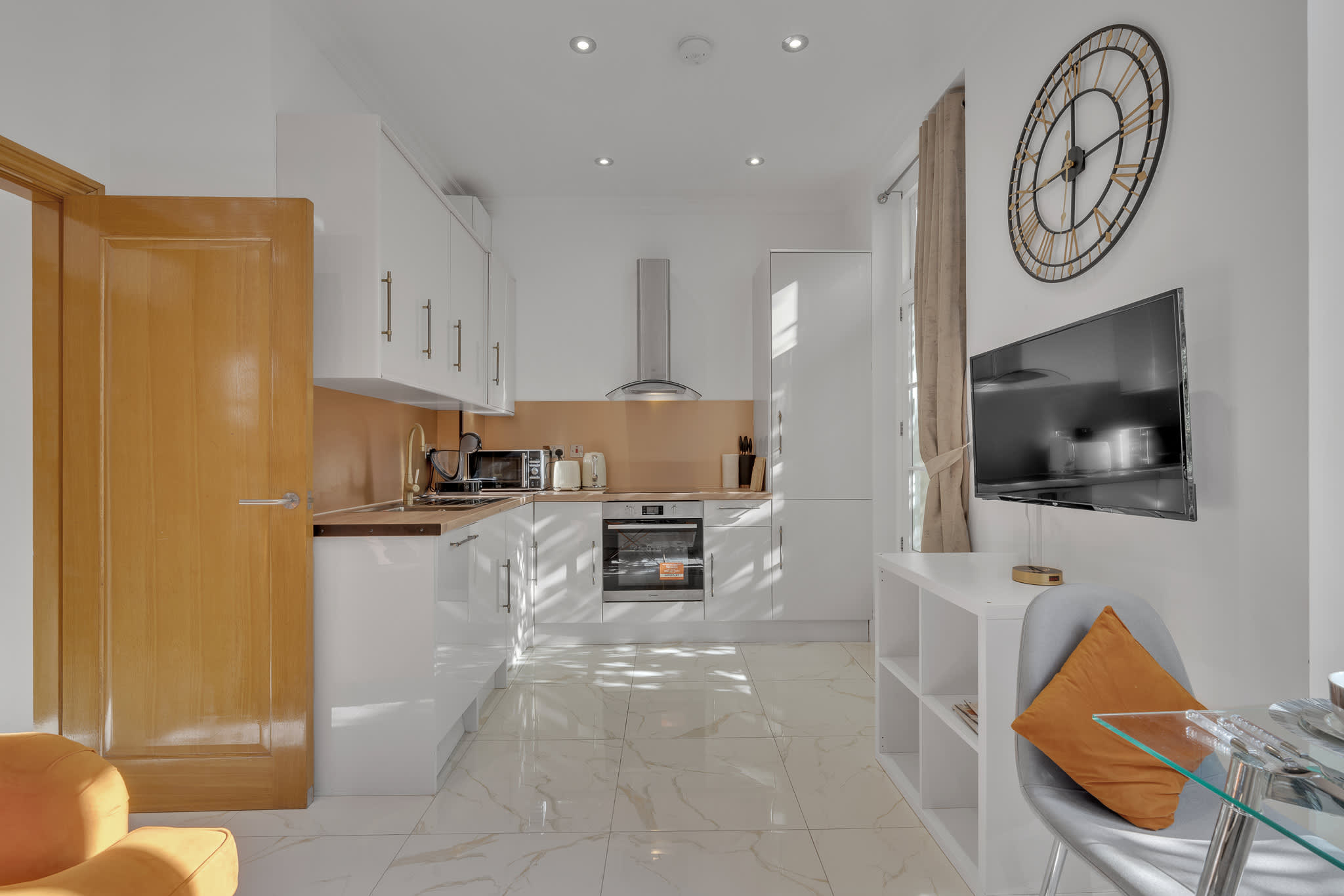 Charming 1B Victorian Apartment with Balcony in Chilworth Street W2 - Property image 12 - VivreStays