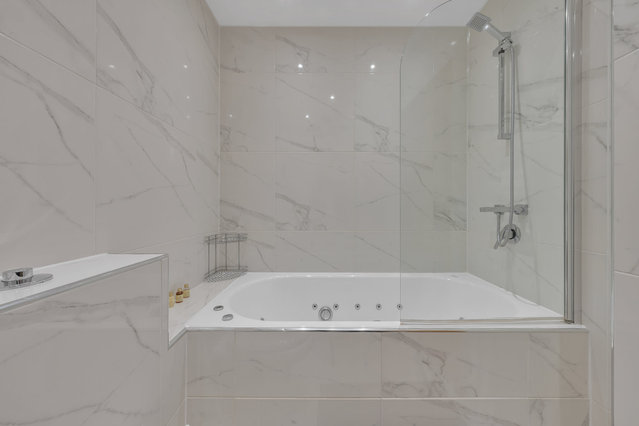 Charming 1B Victorian Apartment with Balcony in Chilworth Street W2 - Property image 11 - VivreStays