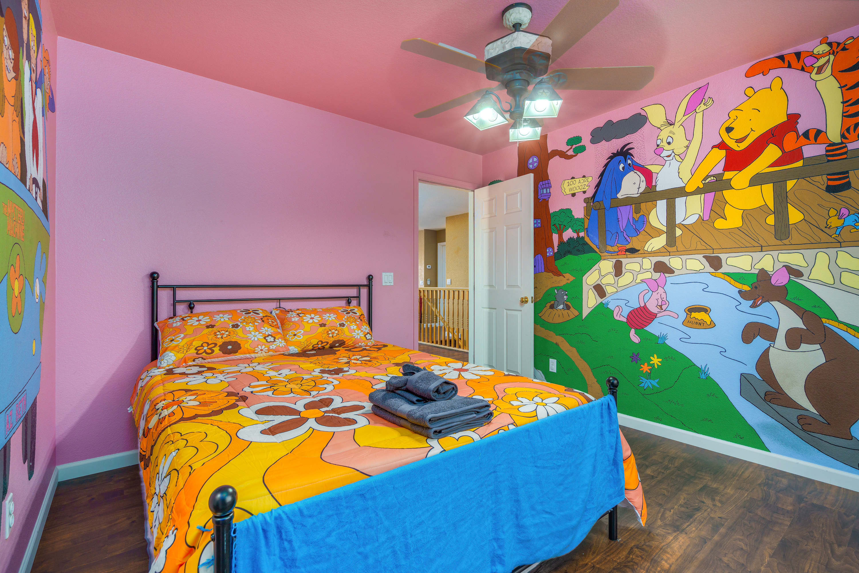 King Bed! BBQ & Golf Course!