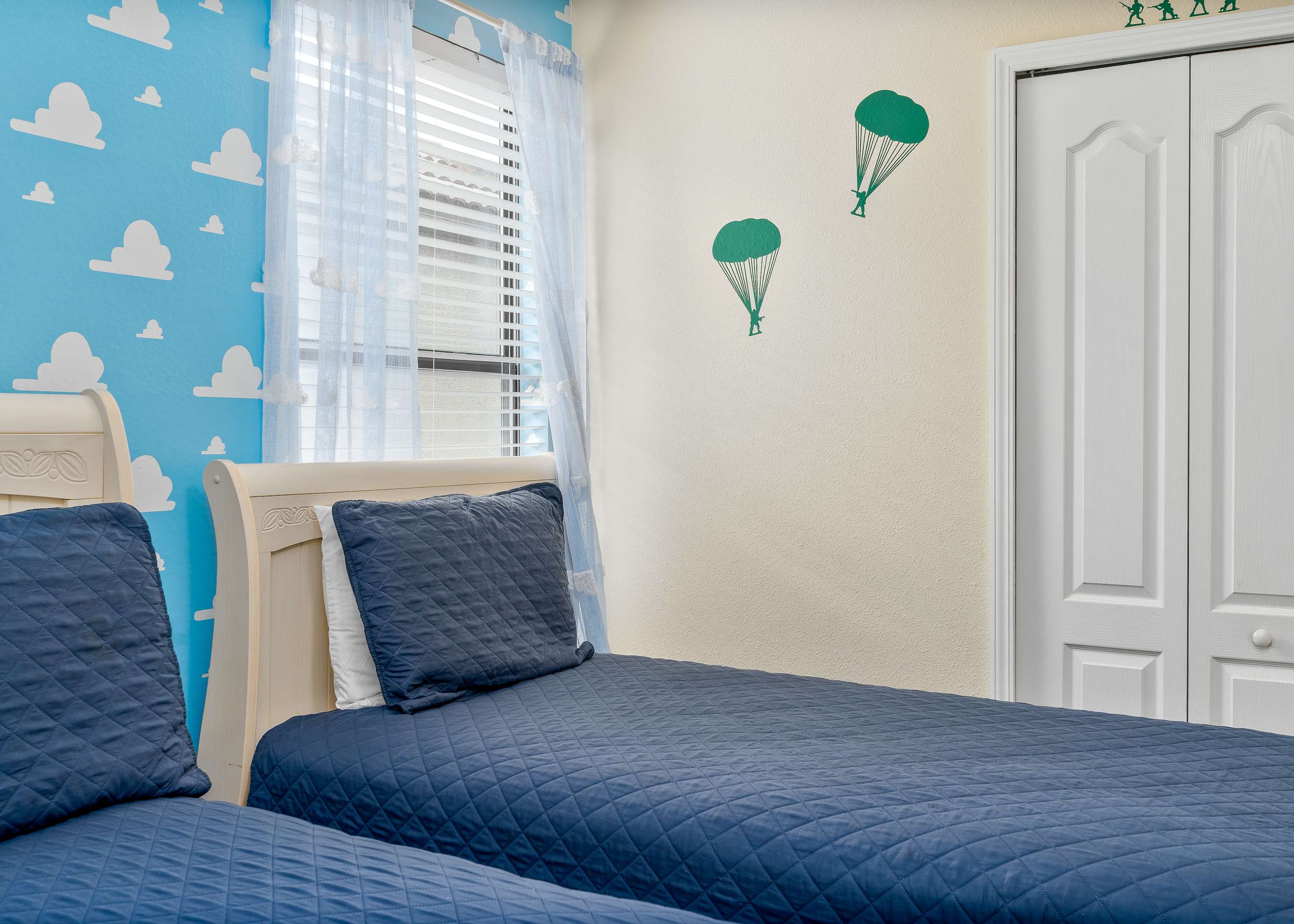 ChampionsGate villa w/ pool, hot tub & games