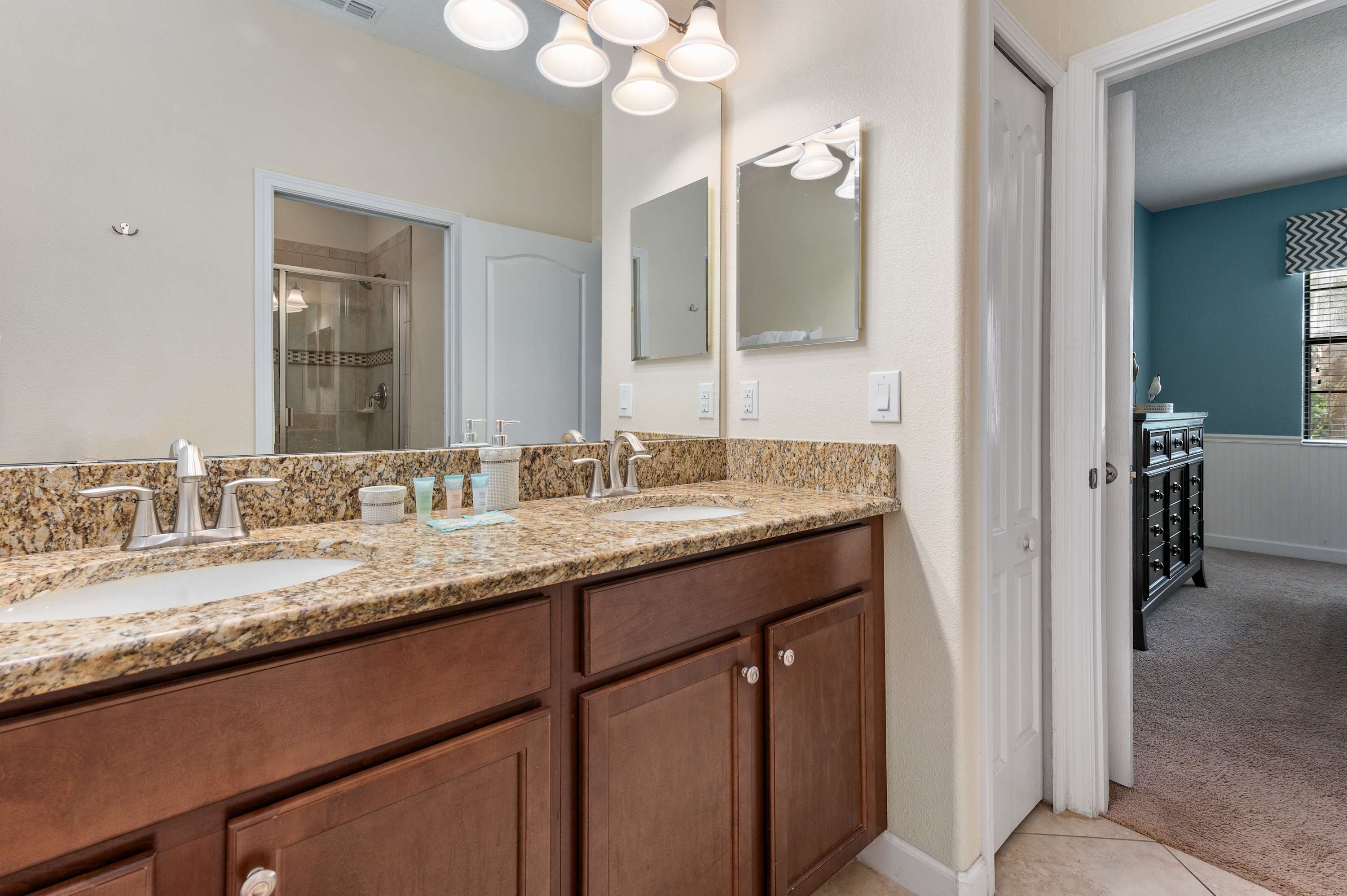 ChampionsGate villa w/ pool, hot tub & games