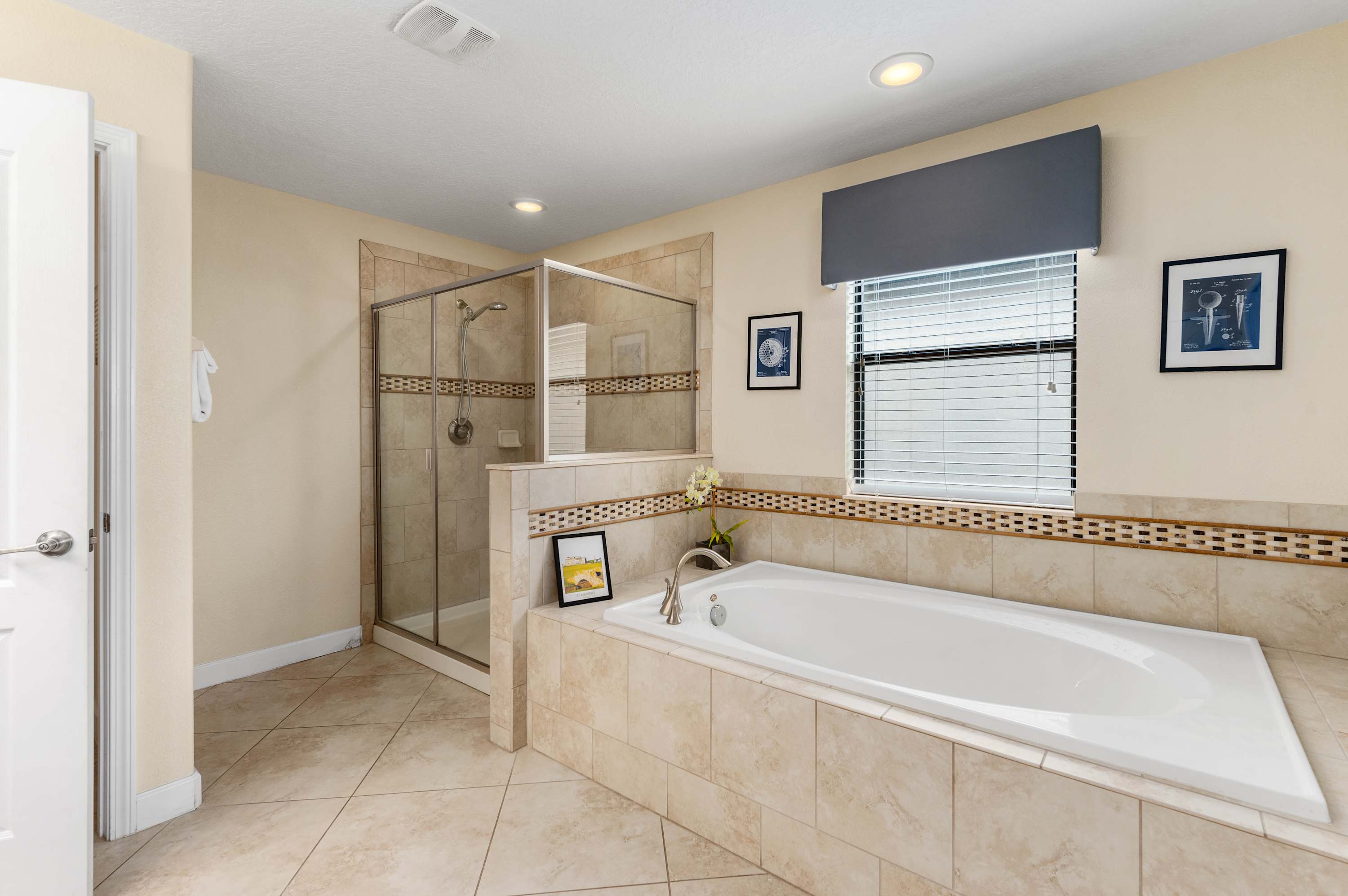 ChampionsGate villa w/ pool, hot tub & games