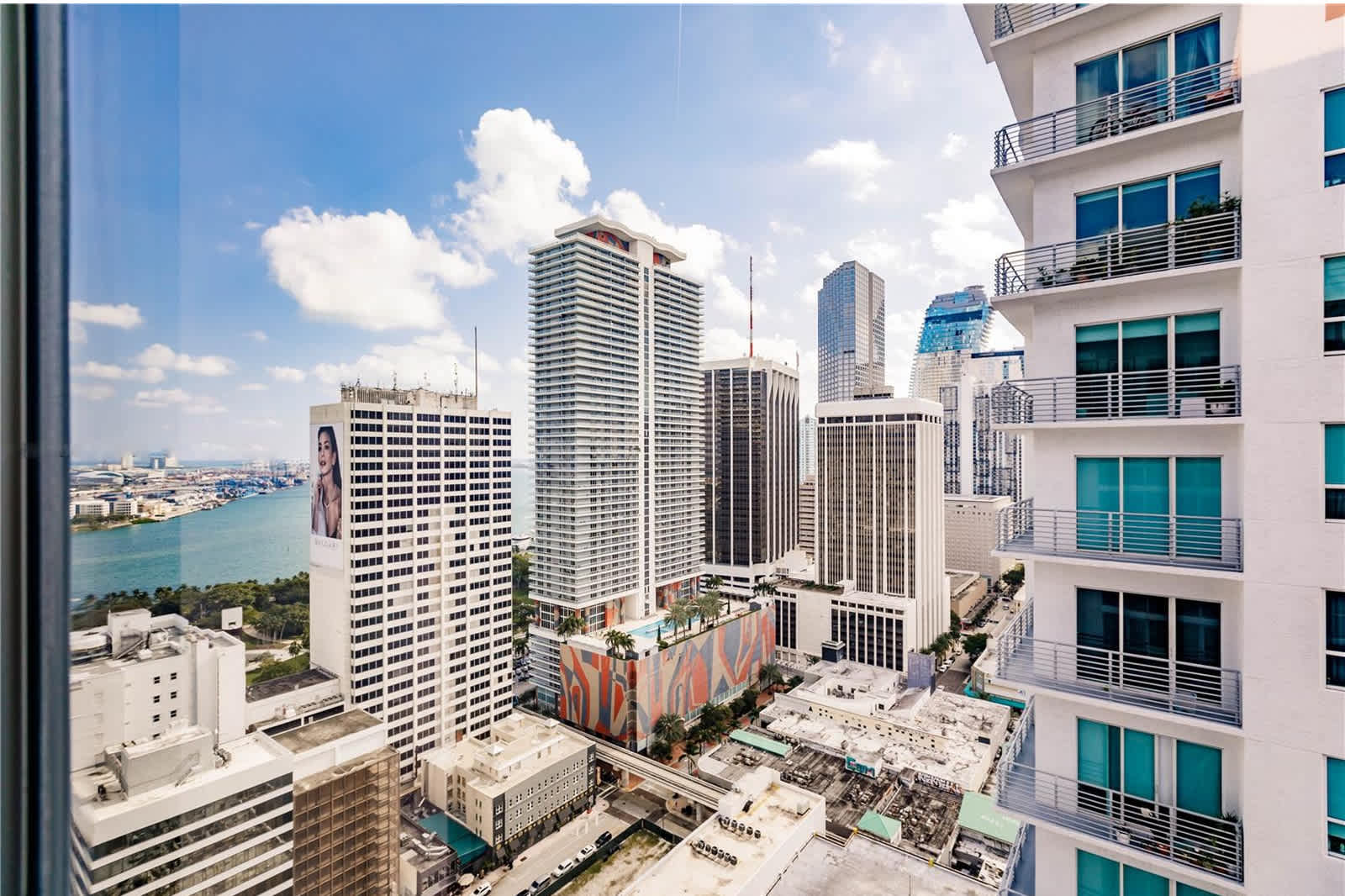 Exclusive Condo with City Views in Downtown Miami - Photo 1