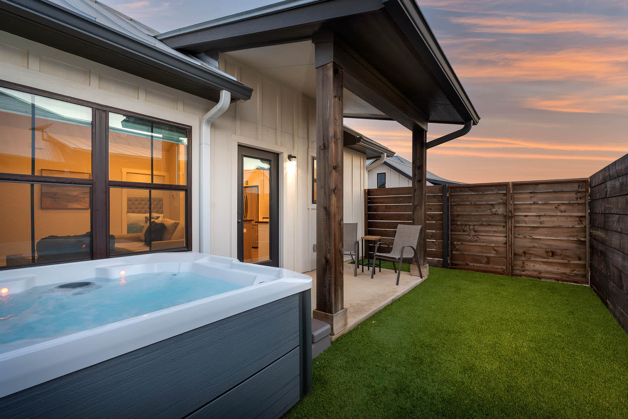 Eagle's Landing 104 - Couples getaway with Hot Tub — Fredericksburg, TX — vacation rental