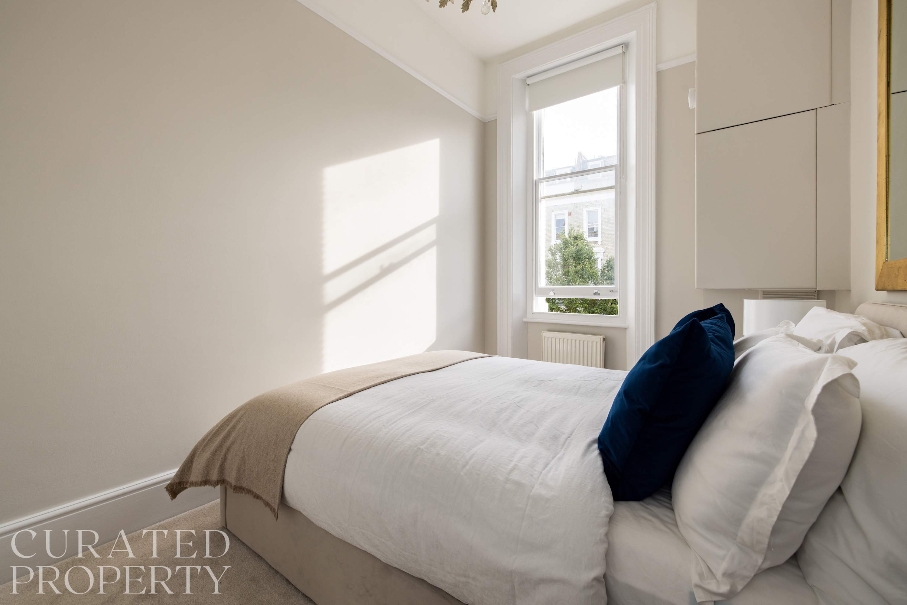 Chic & Light-filled Earls Court Flat near Tube in 49 Eardley Crescent SW5 9JT - Property image 16 - VivreStays