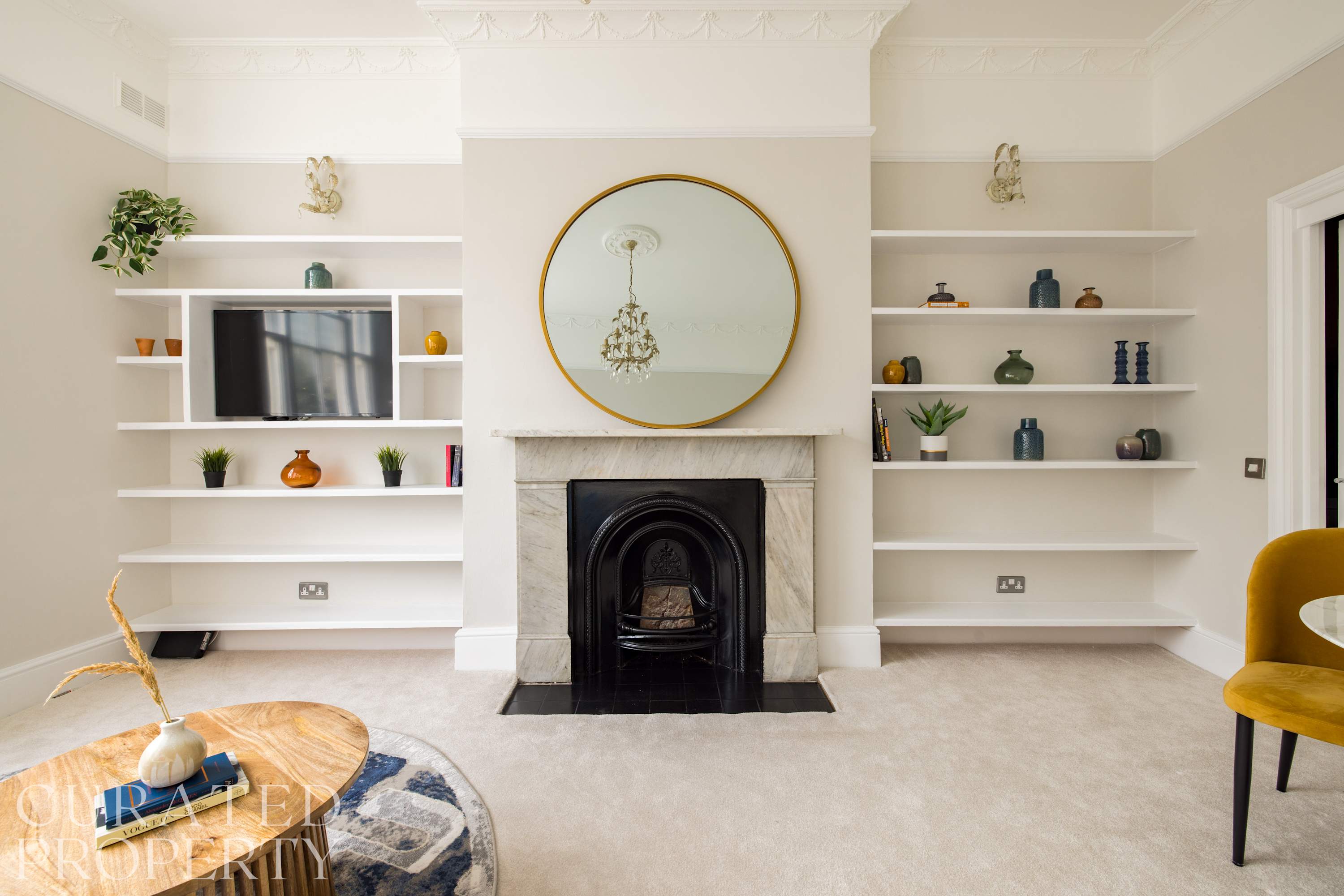 Chic & Light-filled Earls Court Flat near Tube in 49 Eardley Crescent SW5 9JT - Property image 4 - VivreStays