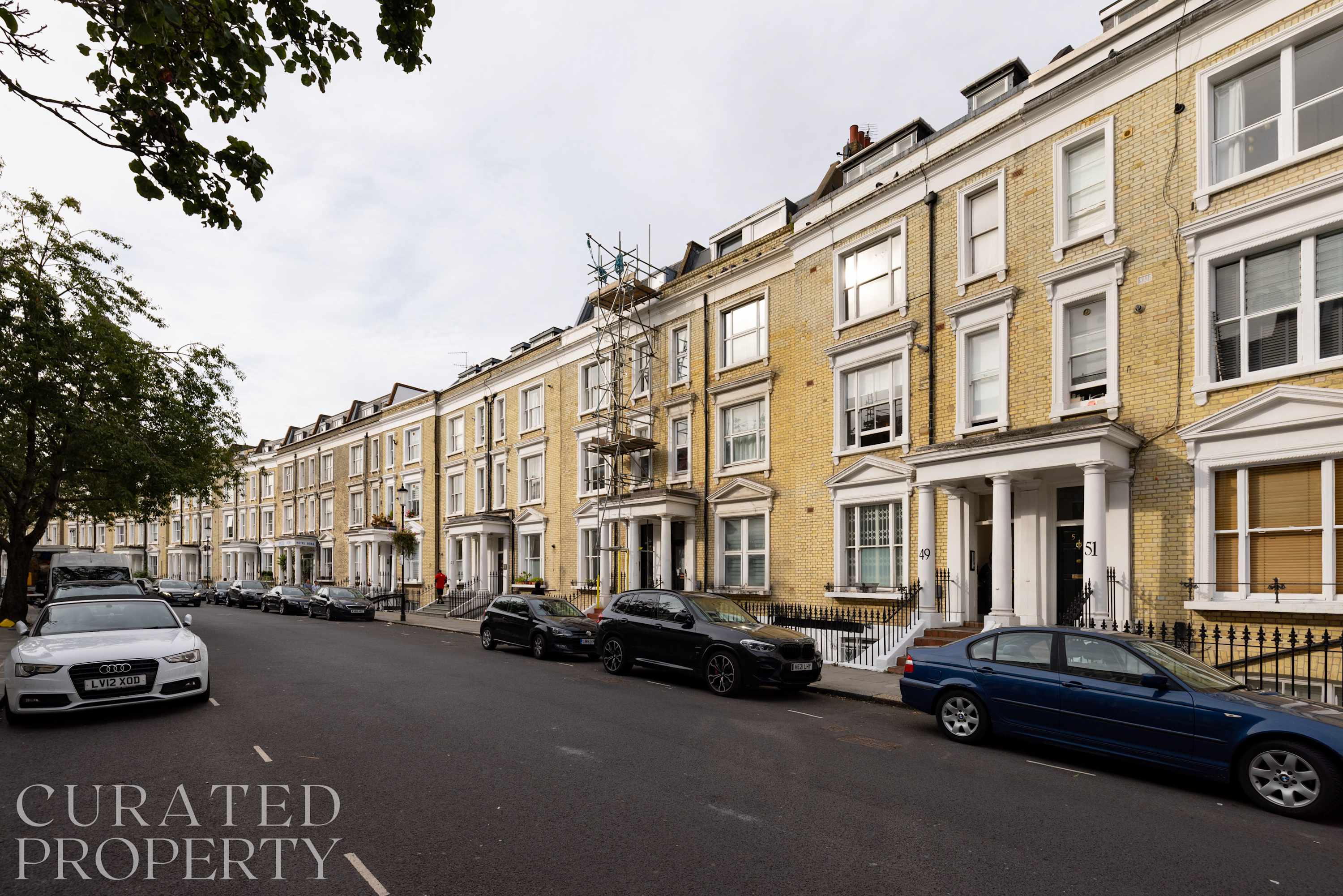 Chic & Light-filled Earls Court Flat near Tube in 49 Eardley Crescent SW5 9JT - Property image 26 - VivreStays