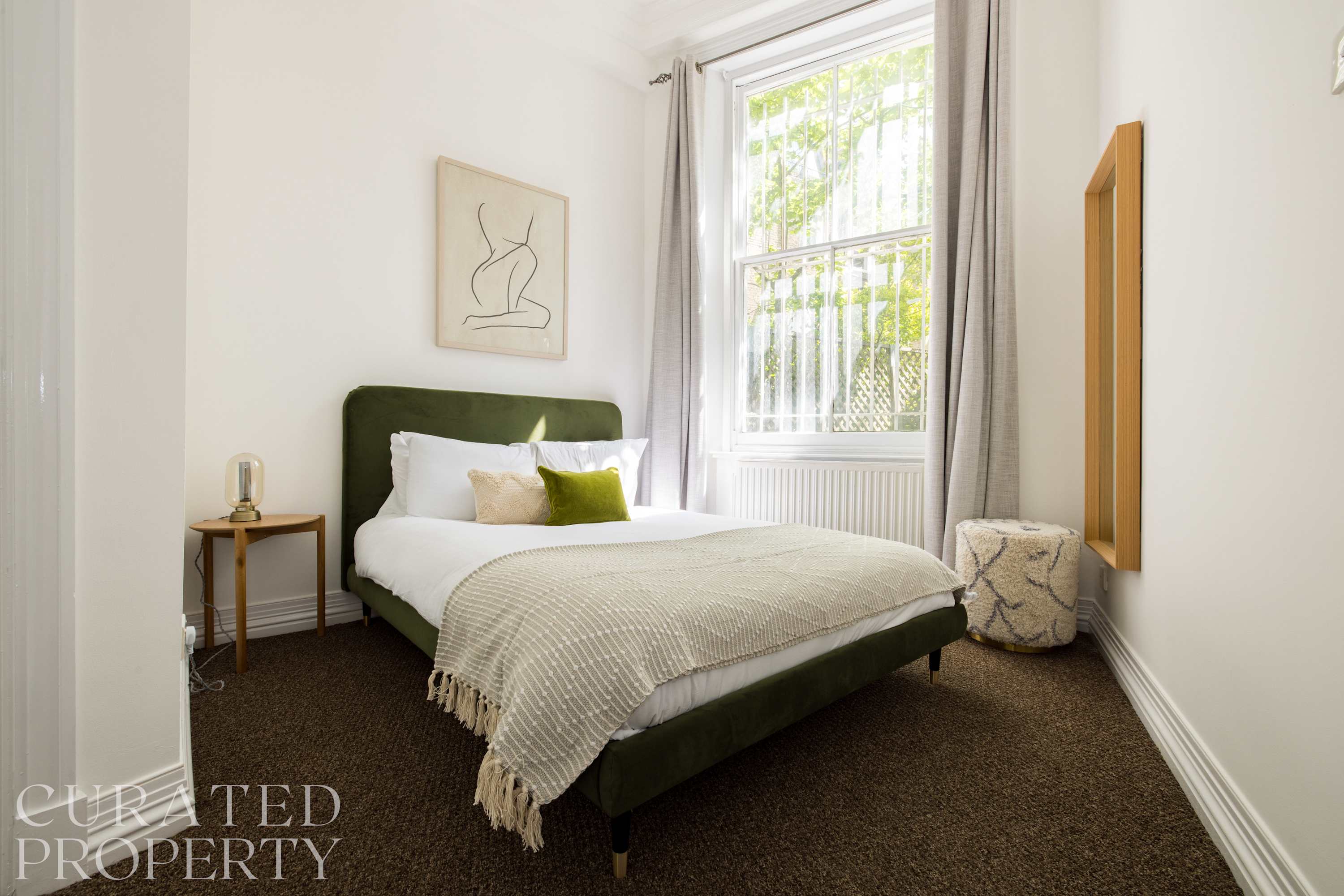 Spacious Earls Court Apt - Office & Rear Terrace in 58 Eardley Crescent SW5 9JZ - Property image 3 - VivreStays