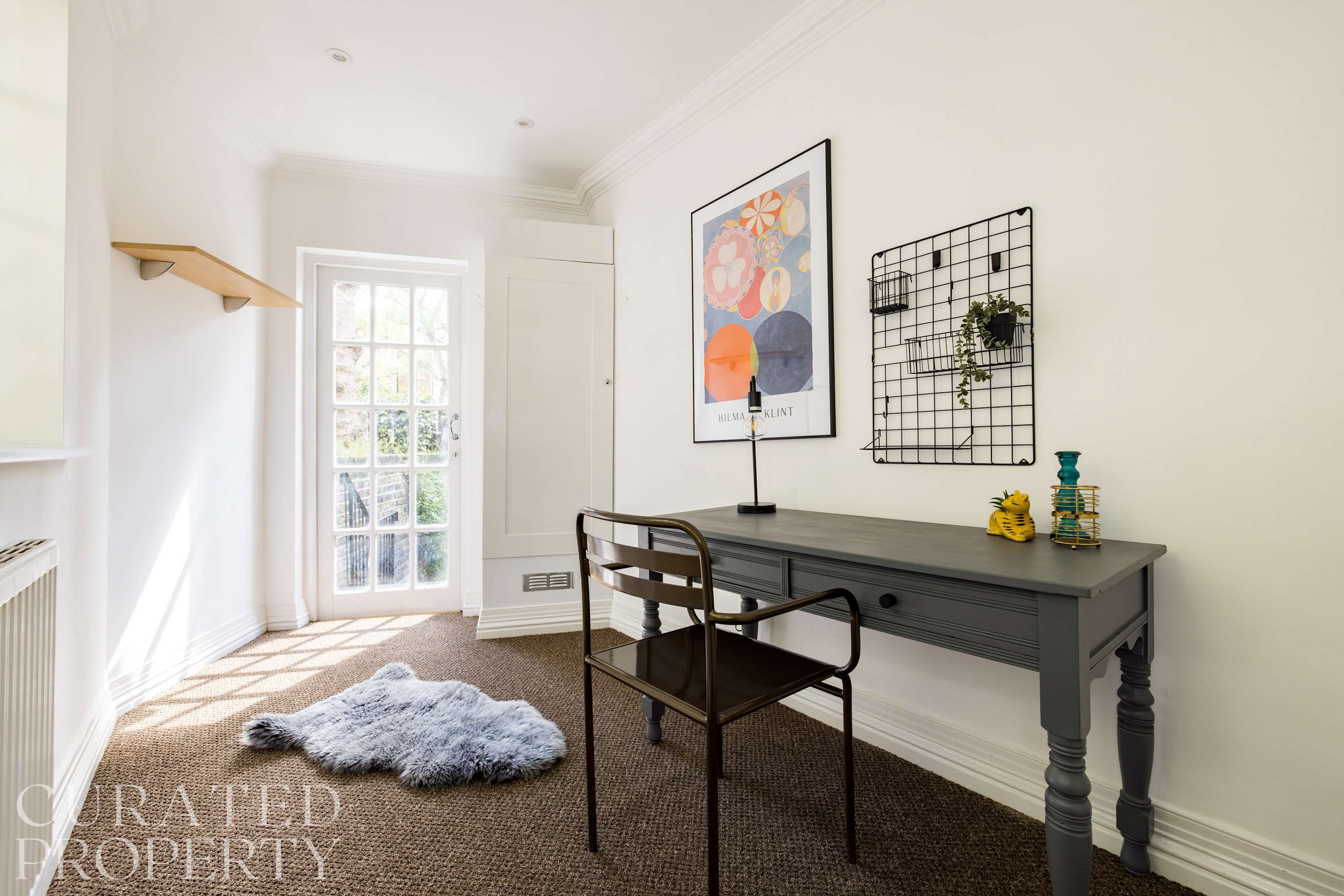 Spacious Earls Court Apt - Office & Rear Terrace in 58 Eardley Crescent SW5 9JZ - Property image 4 - VivreStays