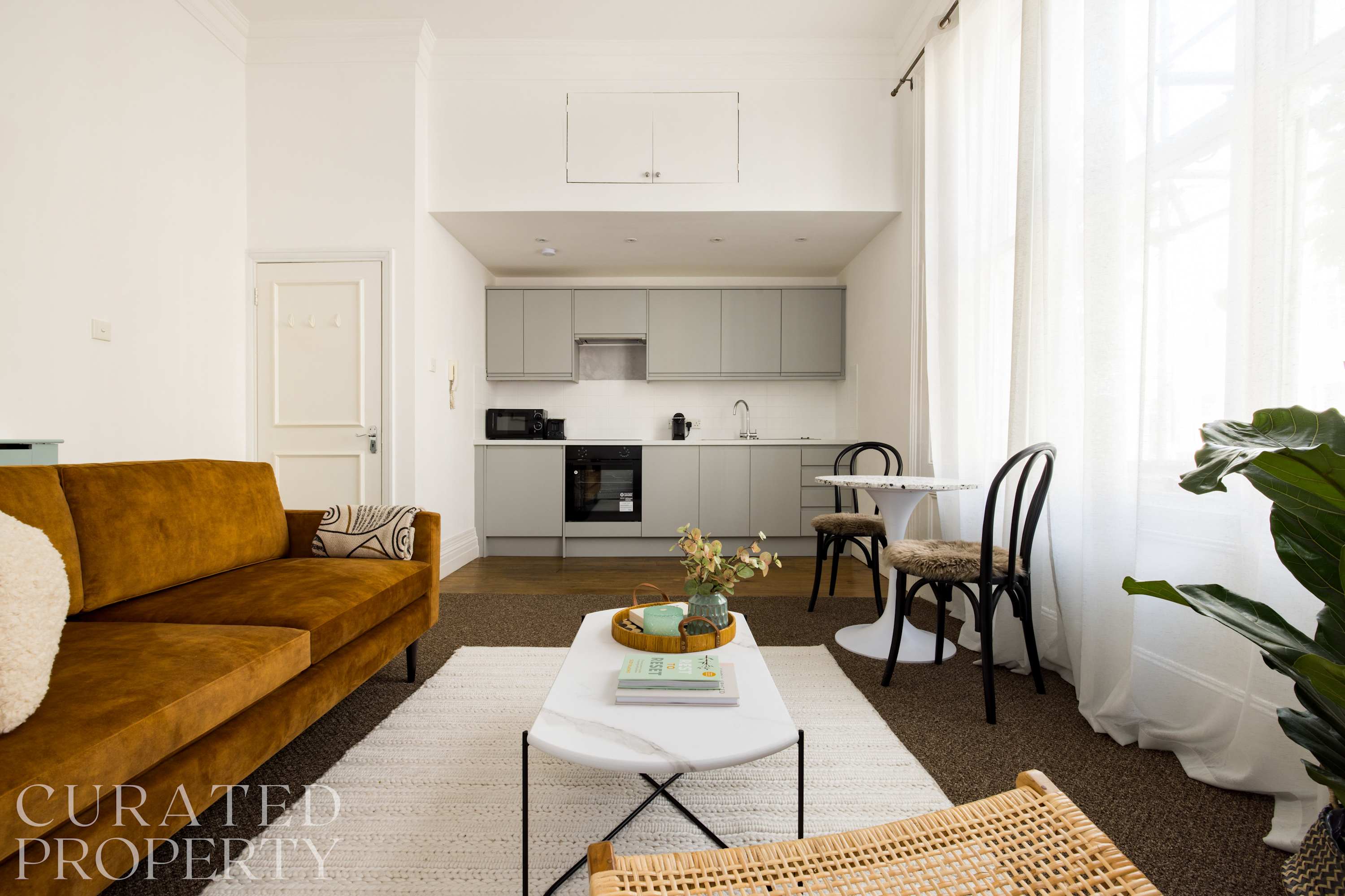 View Spacious Earls Court Apt - Office & Rear Terrace Spacious Earls Court Apt - Office & Rear Terrace serviced apartment - London - VivreStays